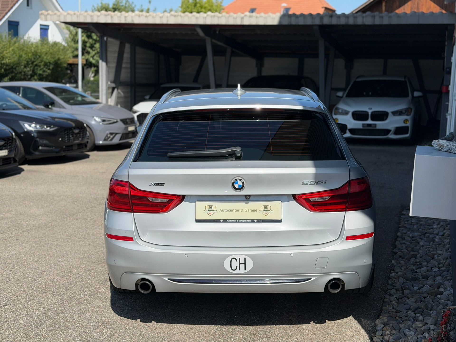BMW 530i xDrive Touring Sport Line Steptronic-image-6