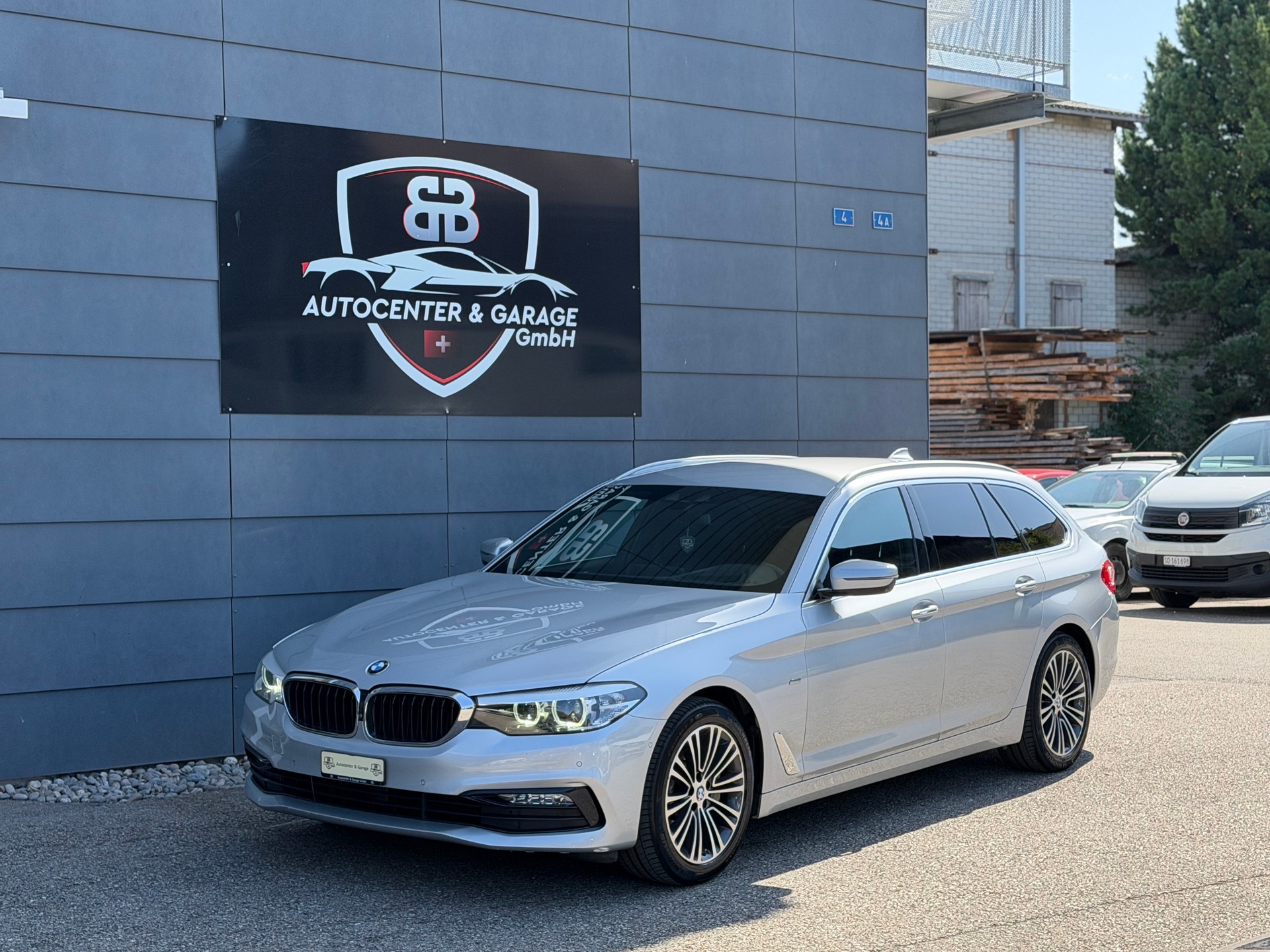 BMW 530i xDrive Touring Sport Line Steptronic-image-1