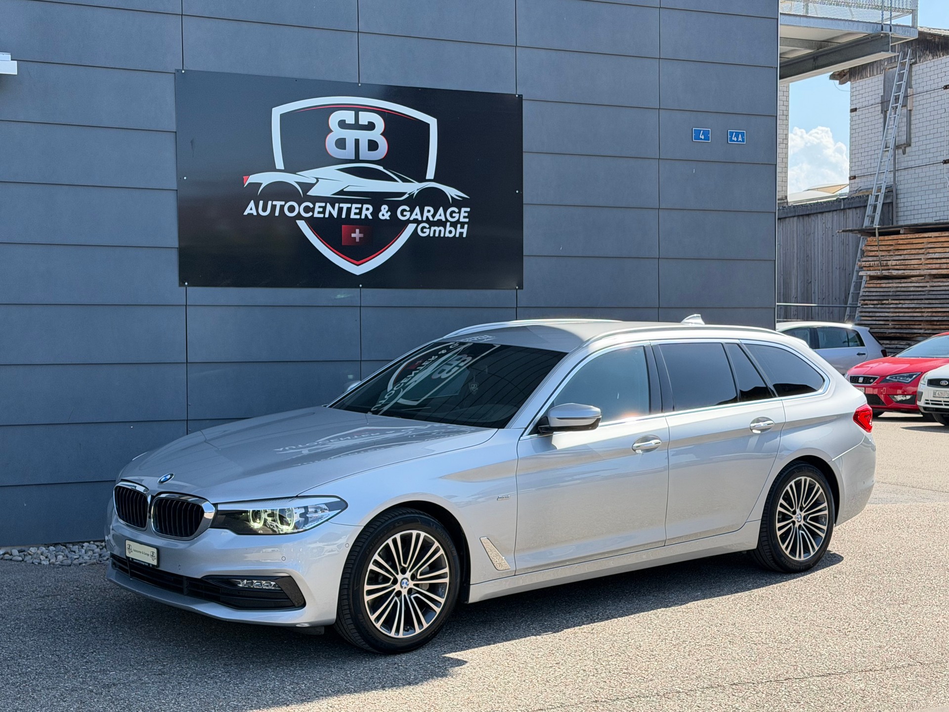 BMW 530i xDrive Touring Sport Line Steptronic-image-2
