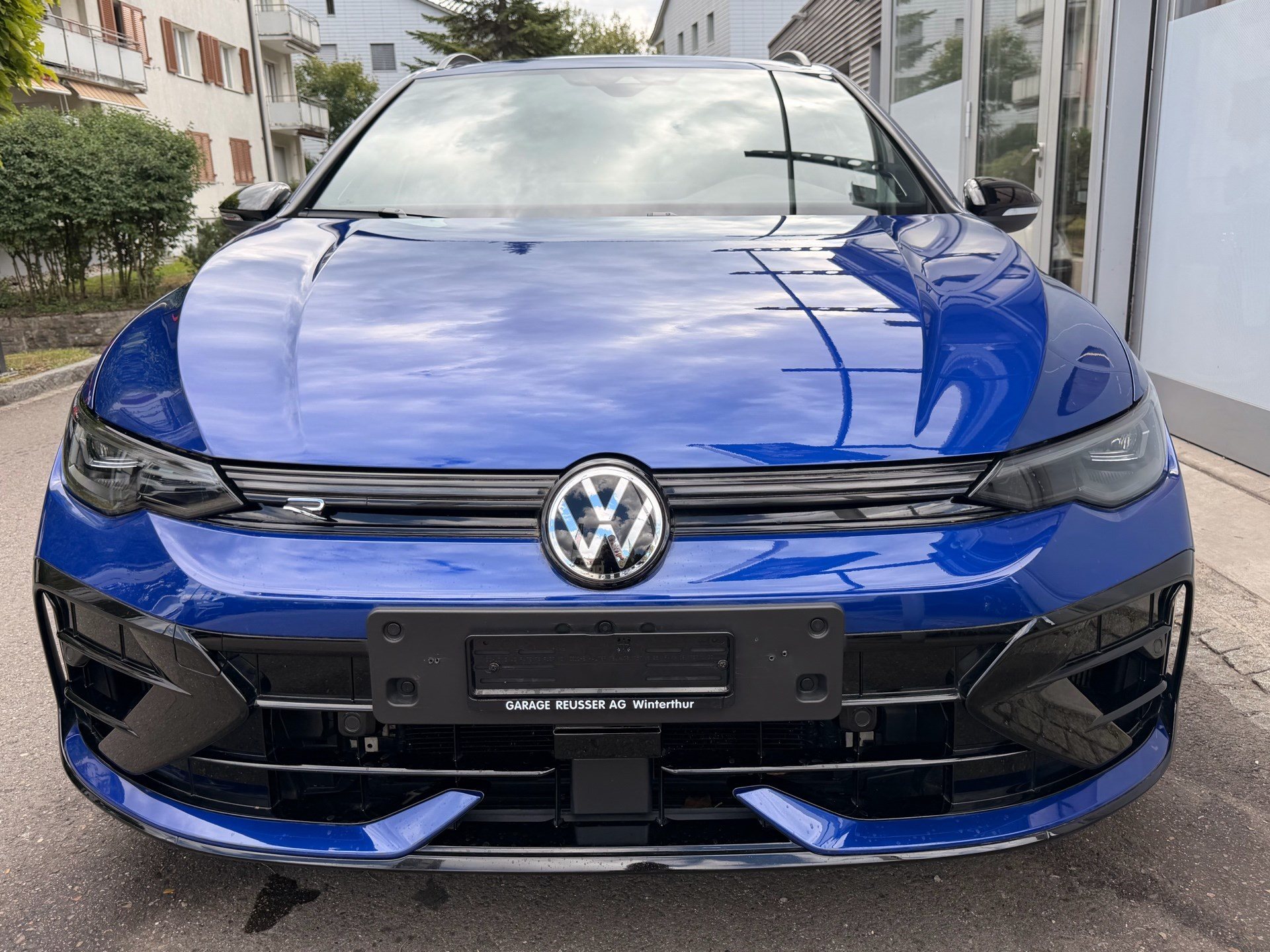 VW Golf Variant 2.0 TSI 333 PS 4MOTION R BLACK STYLE *** PANORAMAGLASDACH & LEDER VIENNA ***-showroom-element-1
