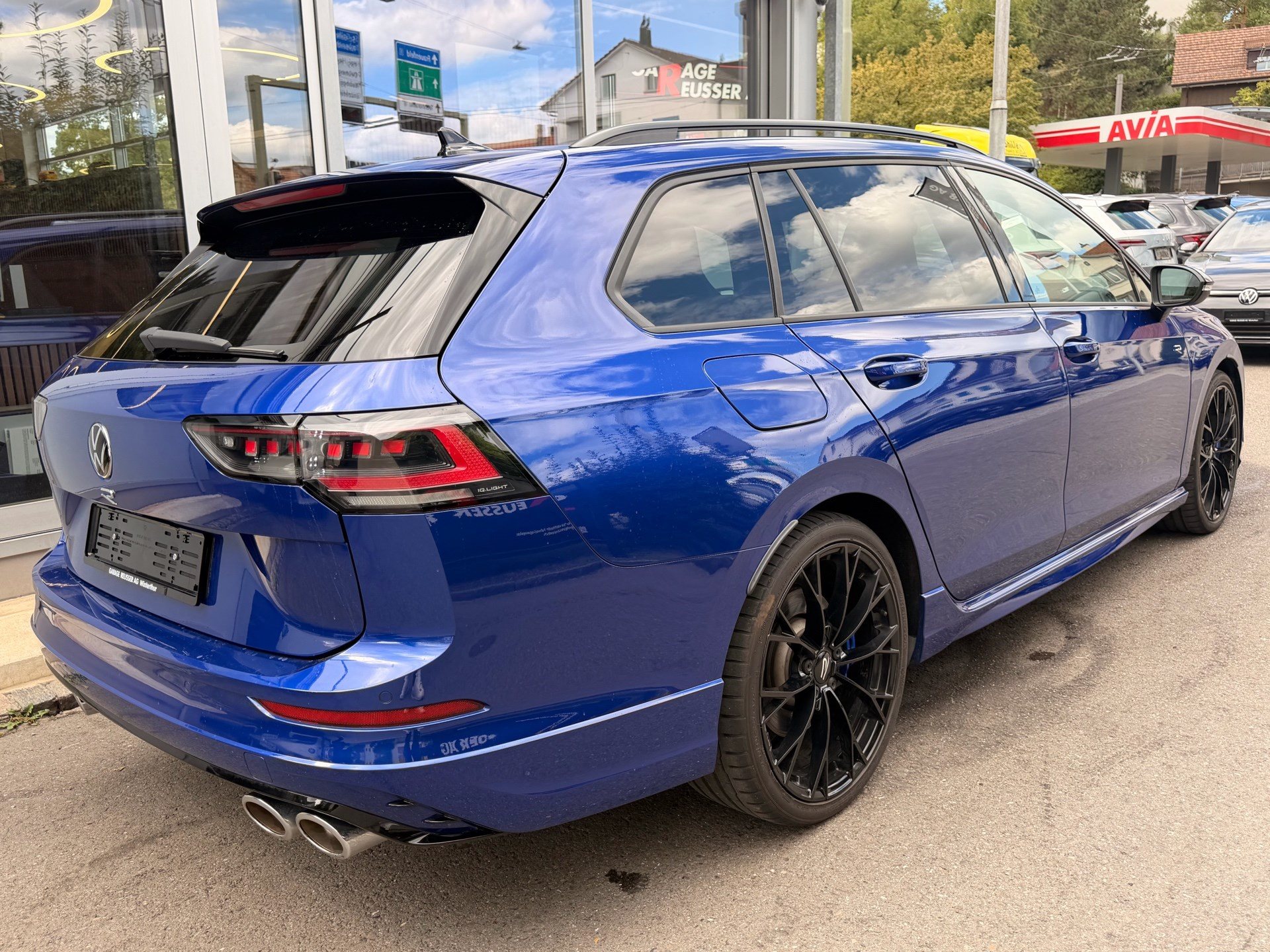 VW Golf Variant 2.0 TSI 333 PS 4MOTION R BLACK STYLE *** PANORAMAGLASDACH & LEDER VIENNA ***-showroom-element-3
