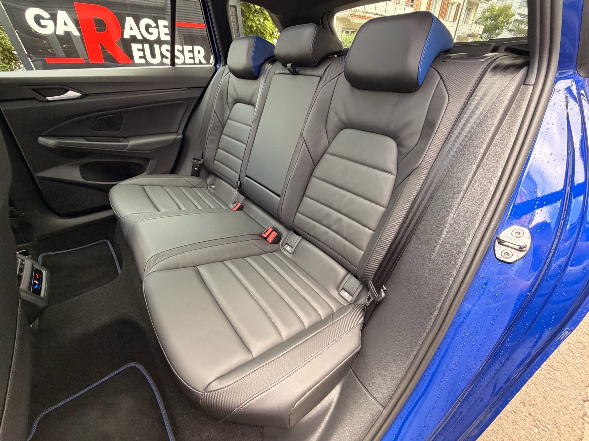 VW Golf Variant 2.0 TSI 333 PS 4MOTION R BLACK STYLE *** PANORAMAGLASDACH & LEDER VIENNA ***-image-29