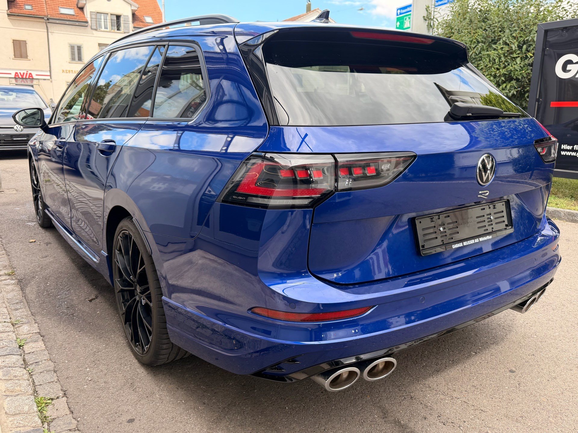 VW Golf Variant 2.0 TSI 333 PS 4MOTION R BLACK STYLE *** PANORAMAGLASDACH & LEDER VIENNA ***-image-5