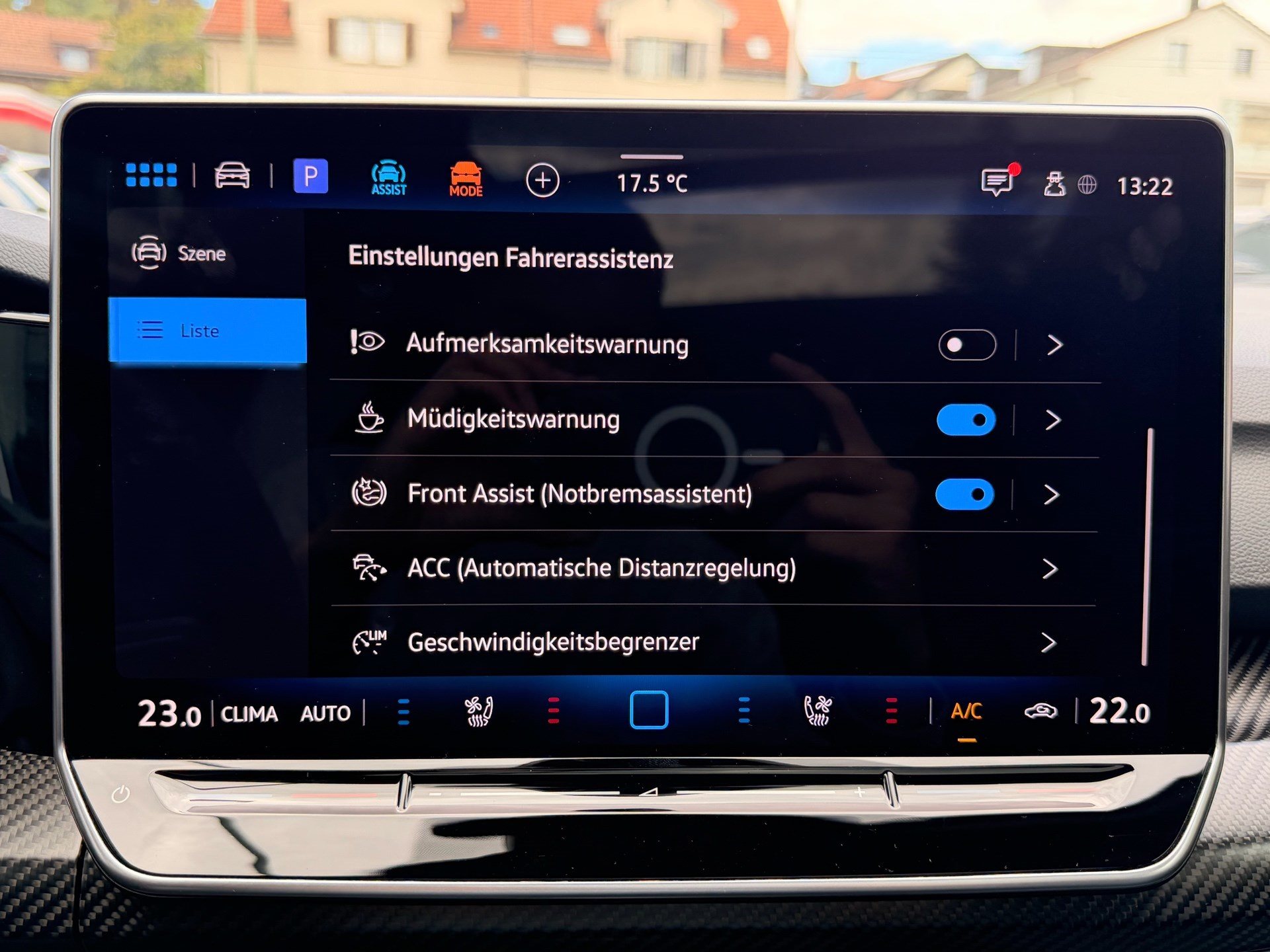 VW Golf Variant 2.0 TSI 333 PS 4MOTION R BLACK STYLE *** PANORAMAGLASDACH & LEDER VIENNA ***-image-16