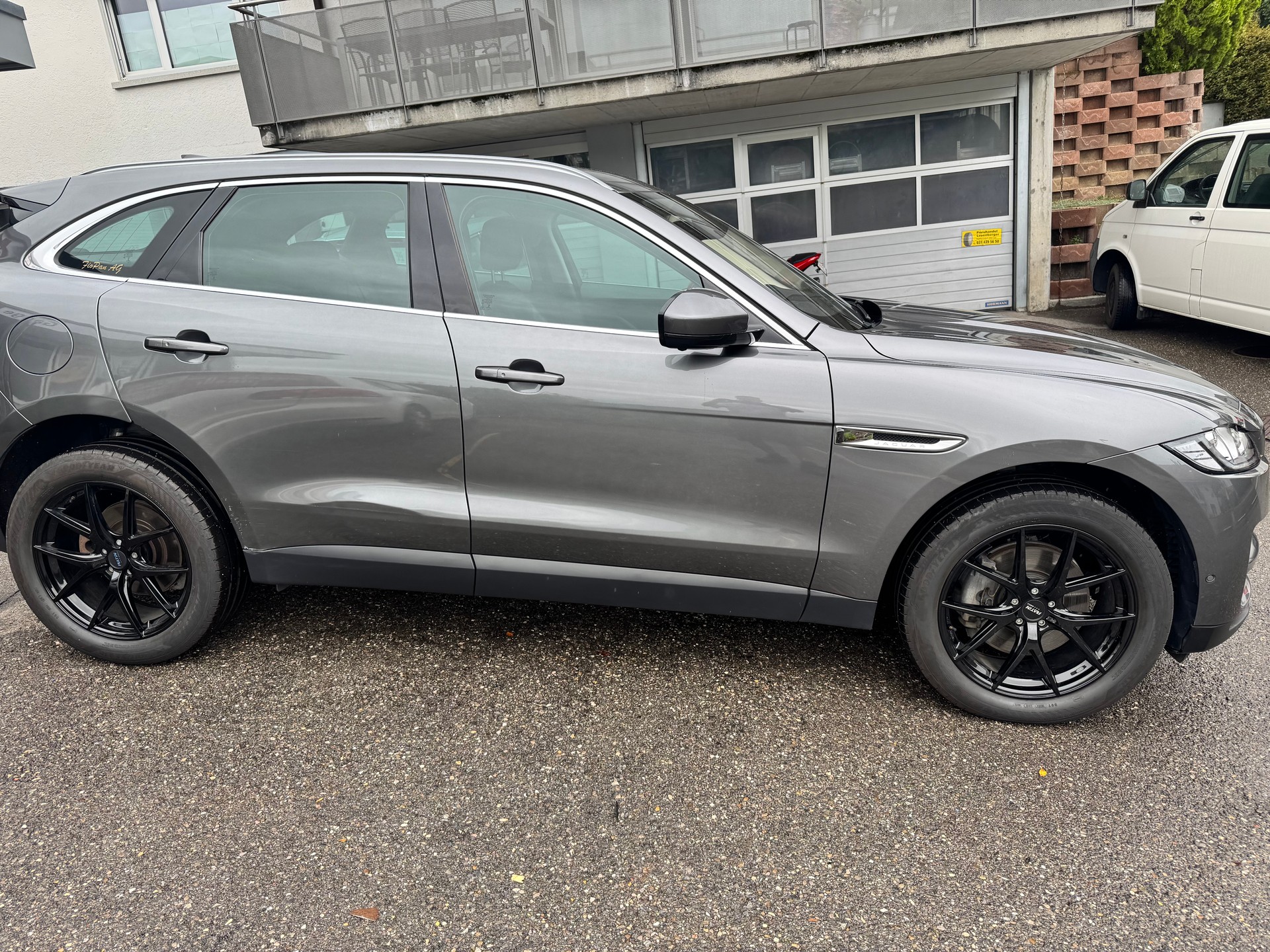 JAGUAR F-Pace 3.0 TD Prestige AWD Automatik-image-8