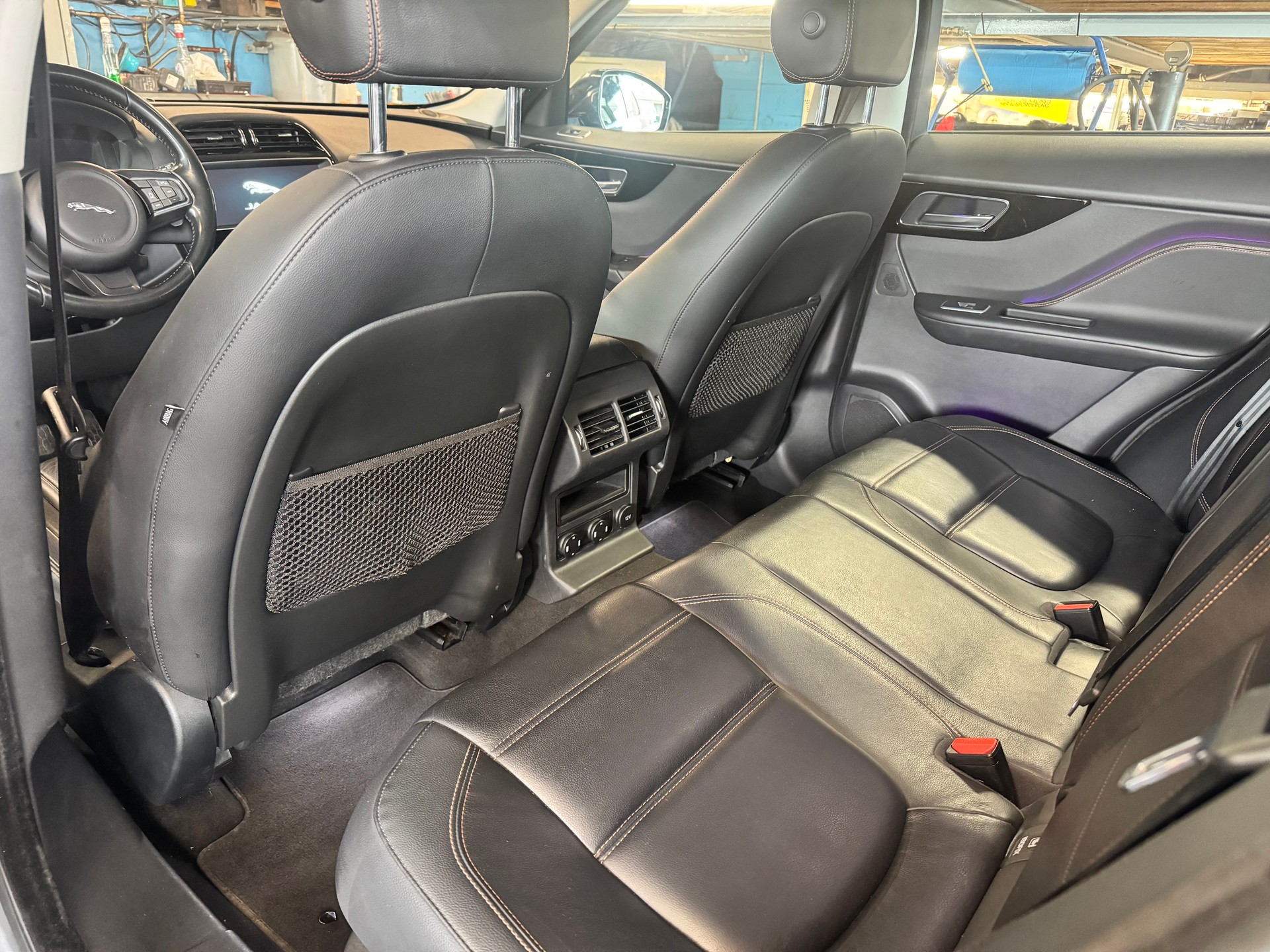 JAGUAR F-Pace 3.0 TD Prestige AWD Automatik-image-6