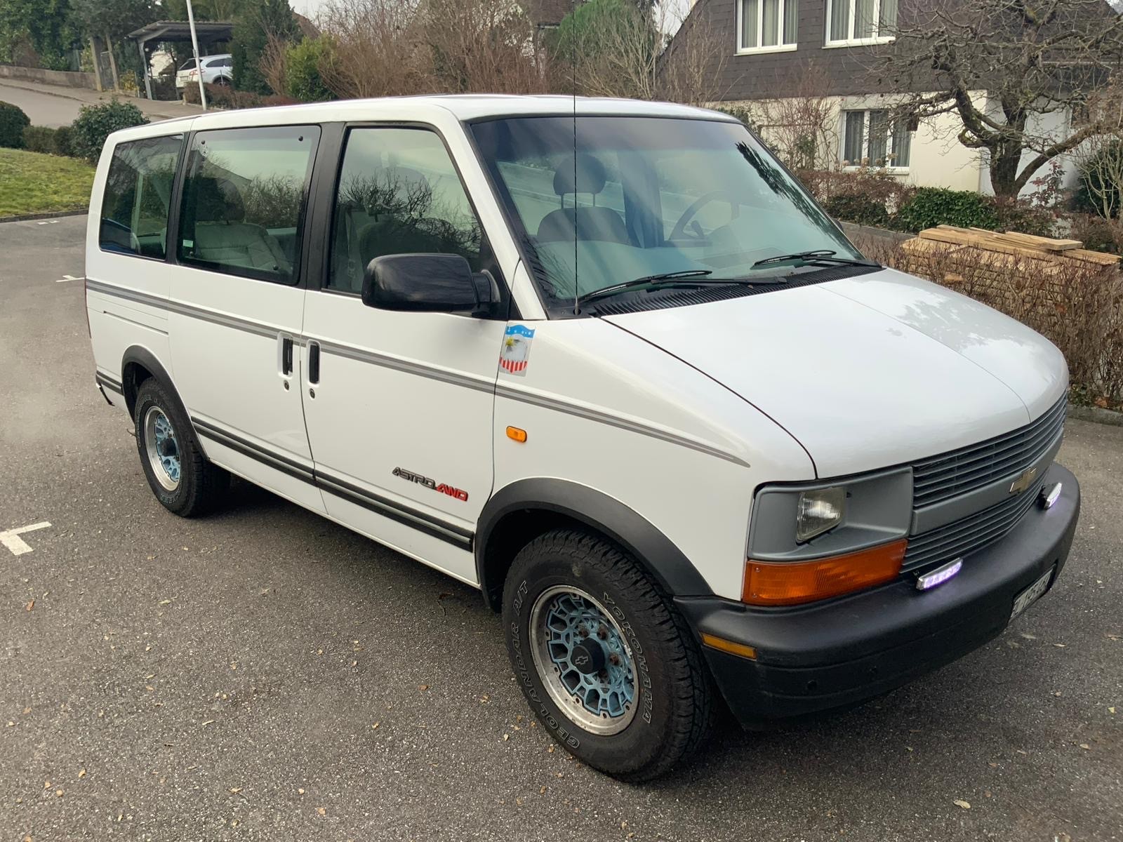 CHEVROLET Astro LT Extended 4x4 — slika 1