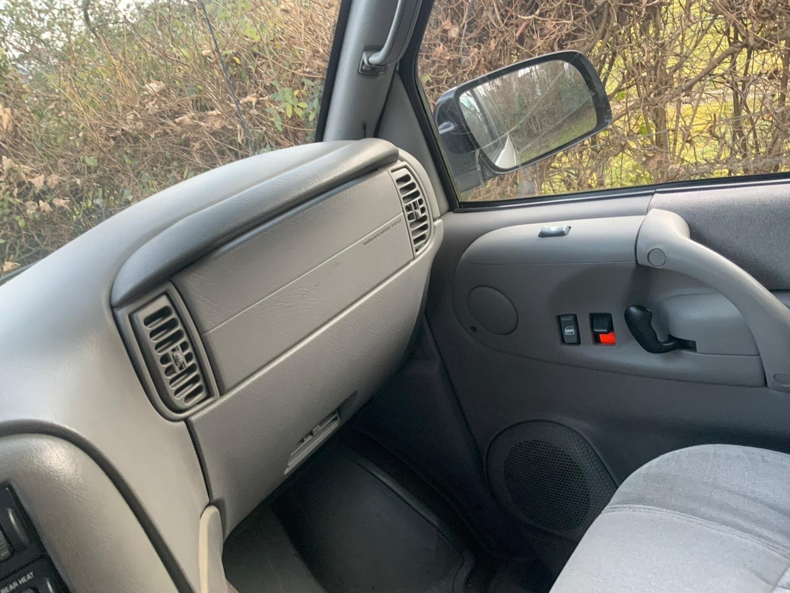 CHEVROLET Astro LT Extended 4x4-image-9