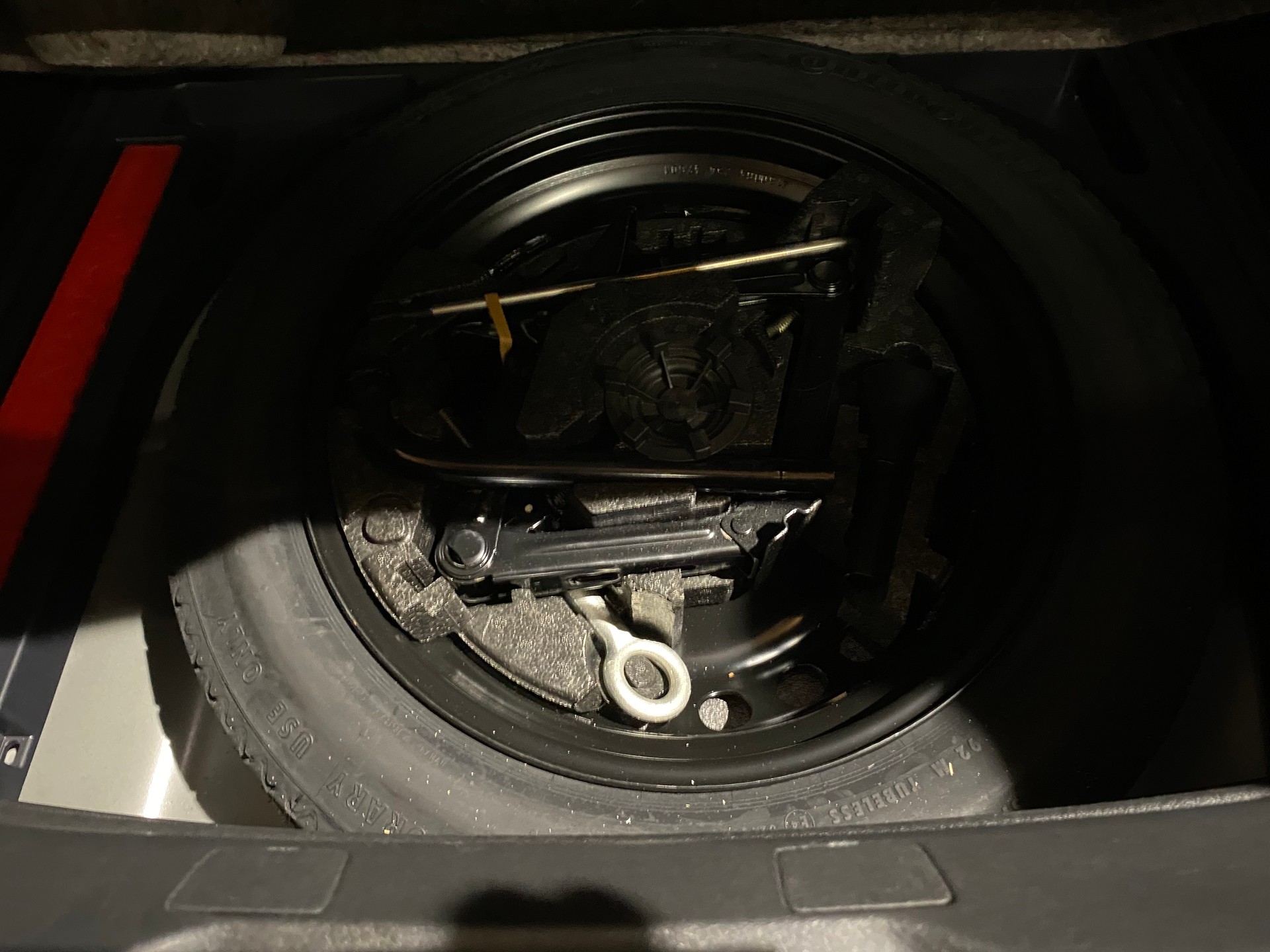VOLVO V40 T3 R-Design Geartronic-image-23