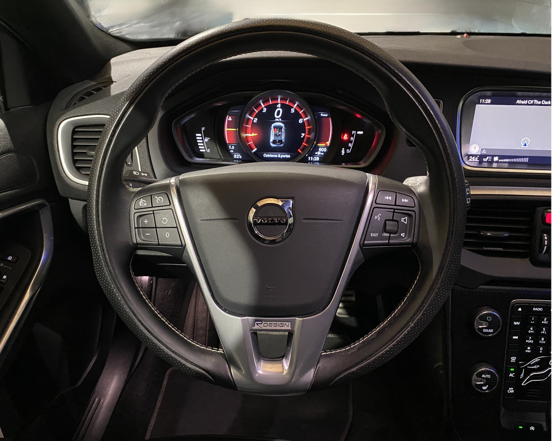 VOLVO V40 T3 R-Design Geartronic-image-17