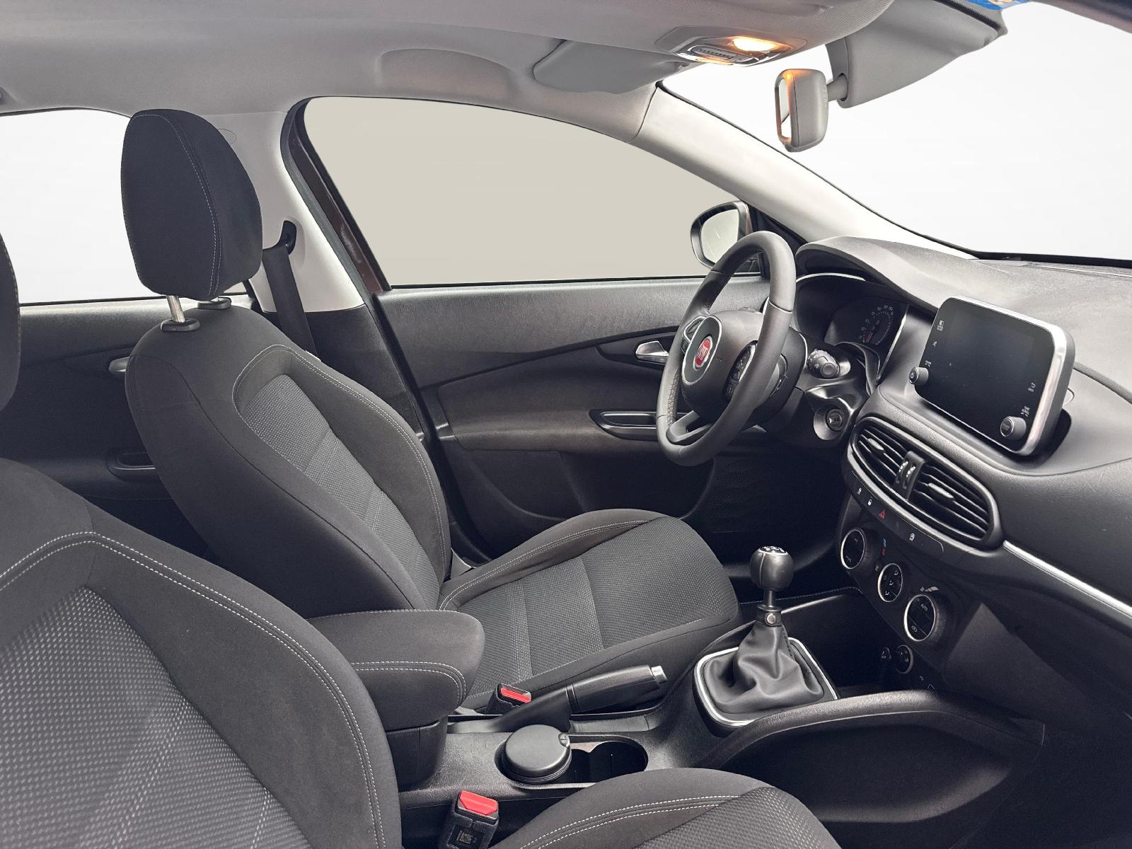 FIAT Tipo SW 1.4 T-Jet Lounge-image-7