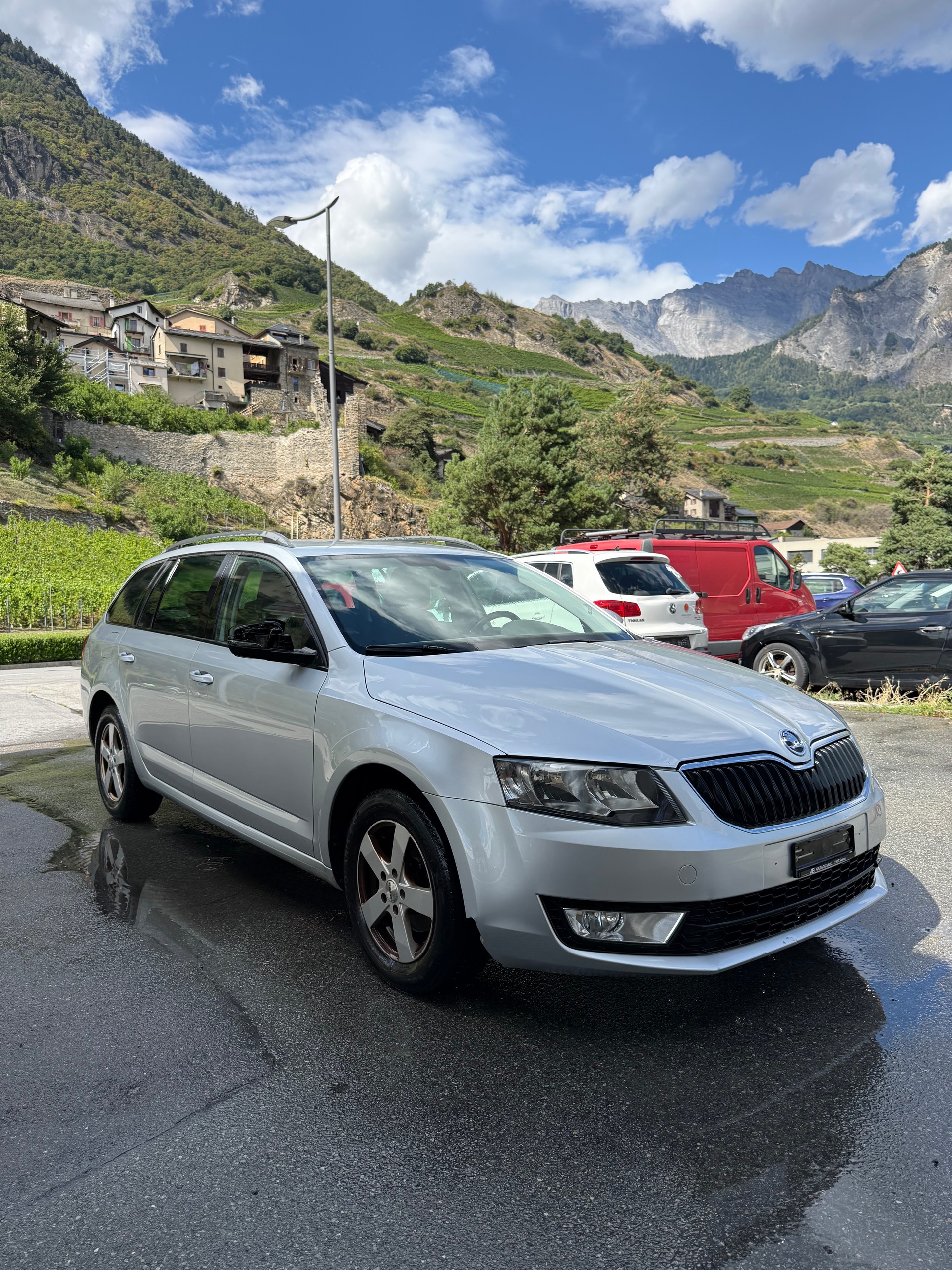 SKODA Octavia Combi 1.6 TDI Active DSG-image-1