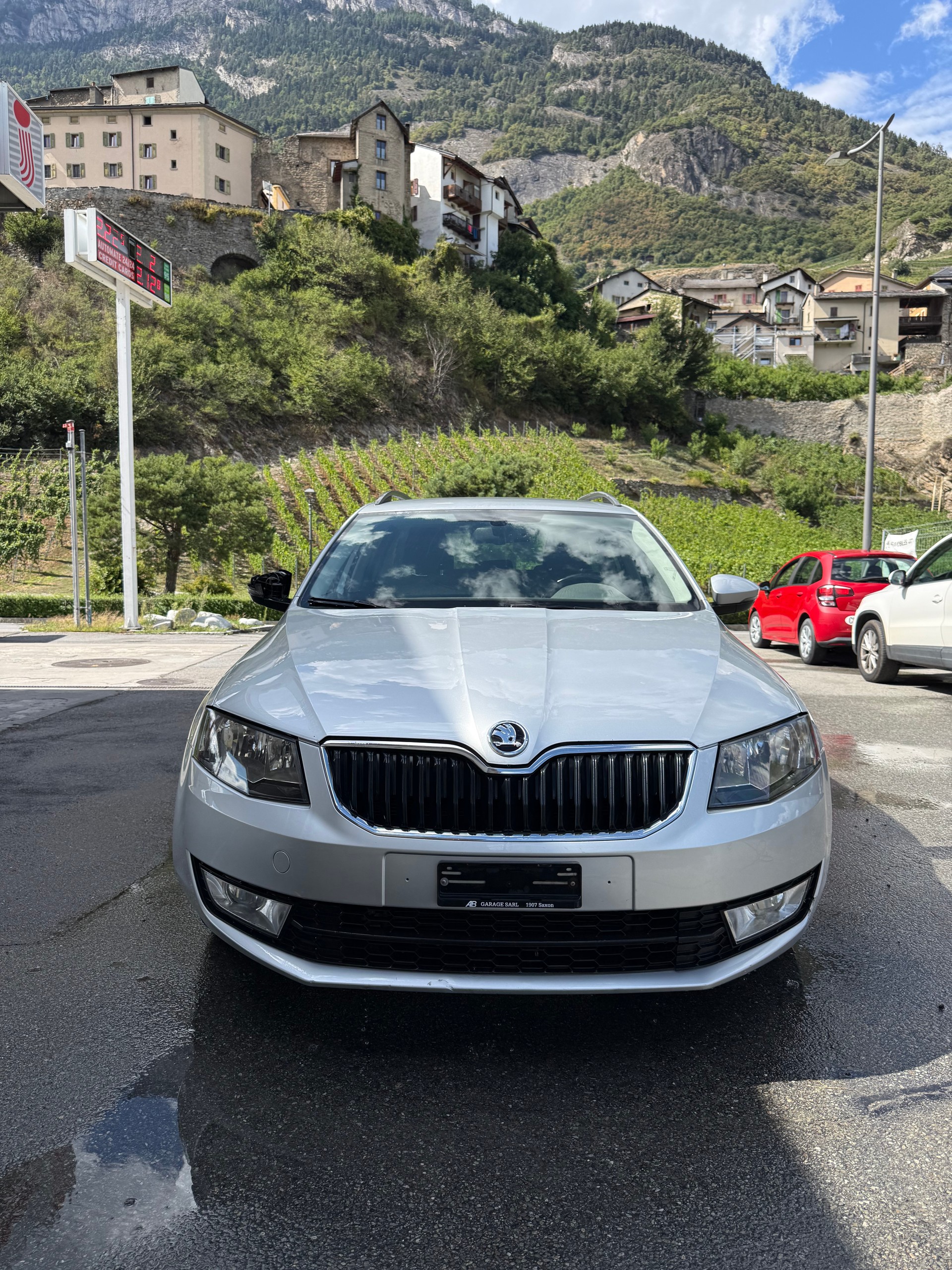 SKODA Octavia Combi 1.6 TDI Active DSG-image-0