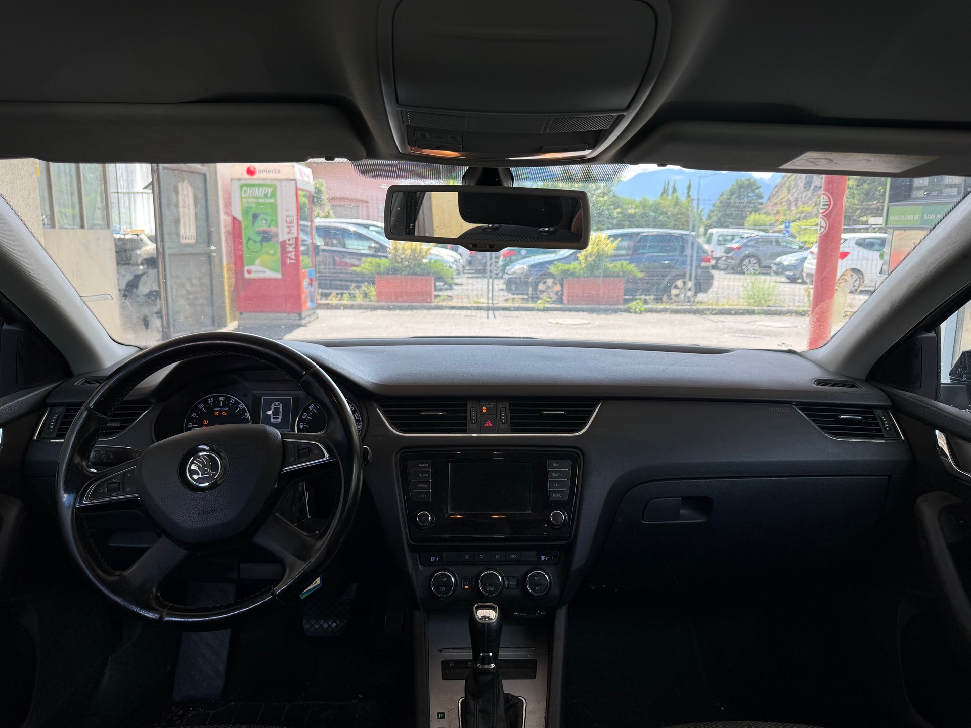 SKODA Octavia Combi 1.6 TDI Active DSG-image-8