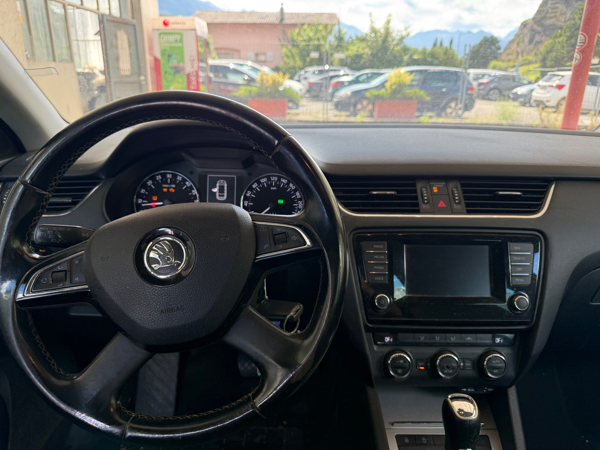 SKODA Octavia Combi 1.6 TDI Active DSG-image-9