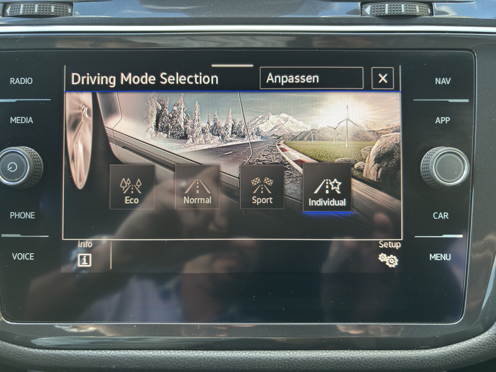 VW Tiguan Allspace 2.0 TDI SCR R-Line 4Motion DSG mit AHK, Head-Up-Display & 360°Kamrea-image-26