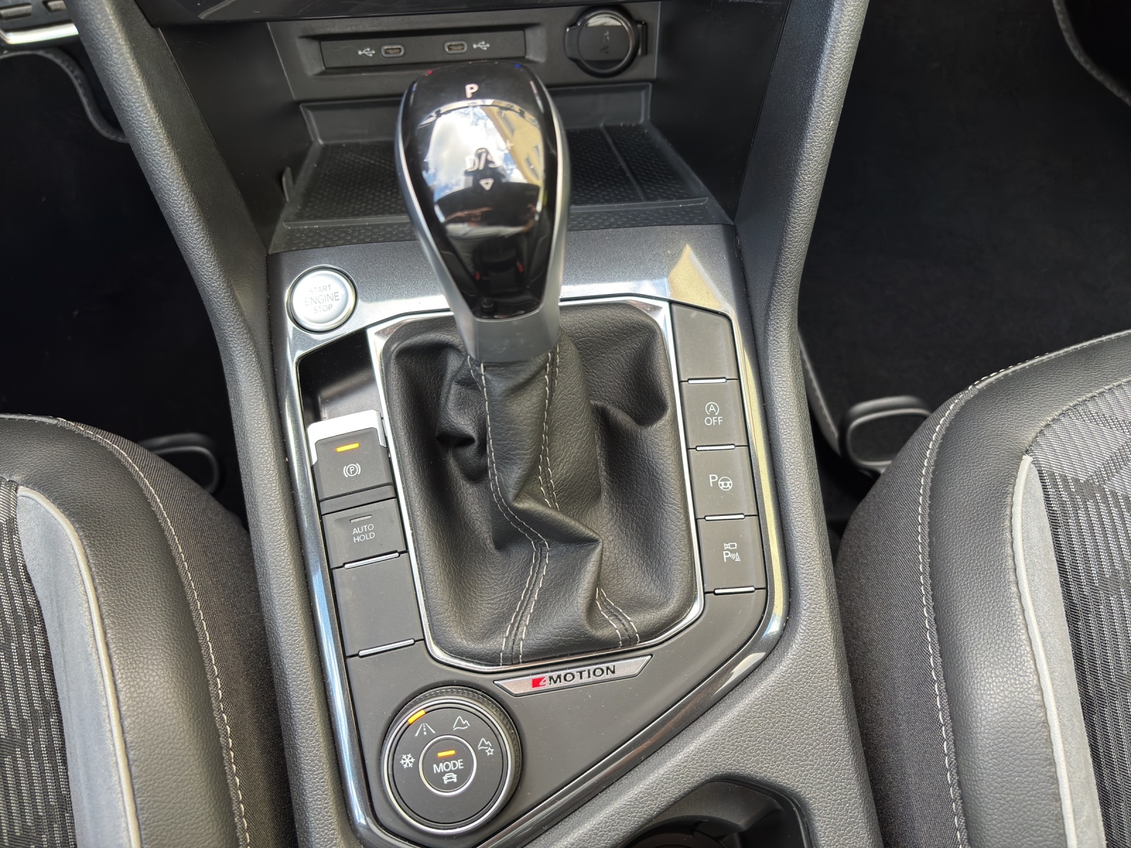 VW Tiguan Allspace 2.0 TDI SCR R-Line 4Motion DSG mit AHK, Head-Up-Display & 360°Kamrea-image-19