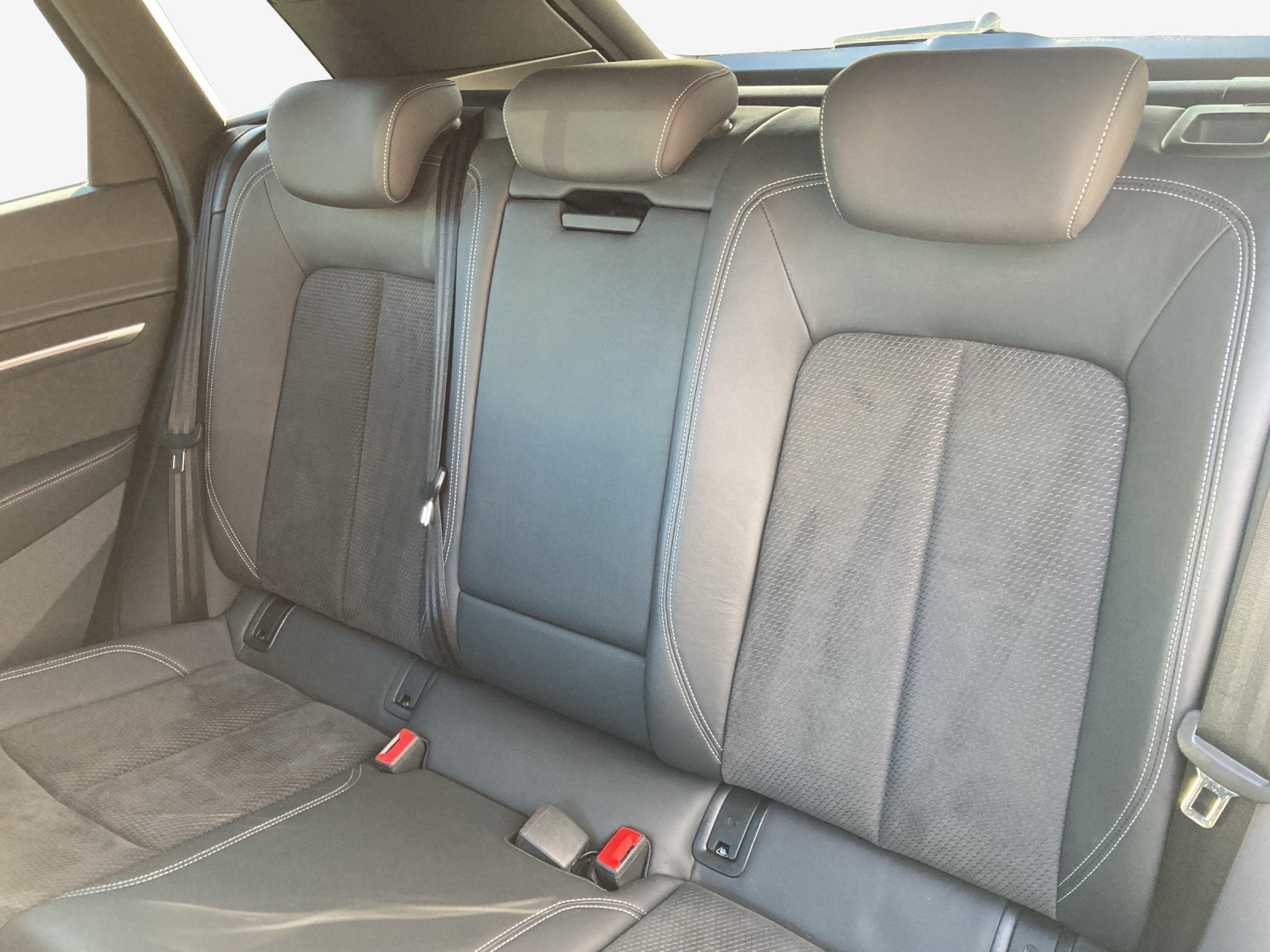 AUDI e-tron 55 S Line quattro-image-11