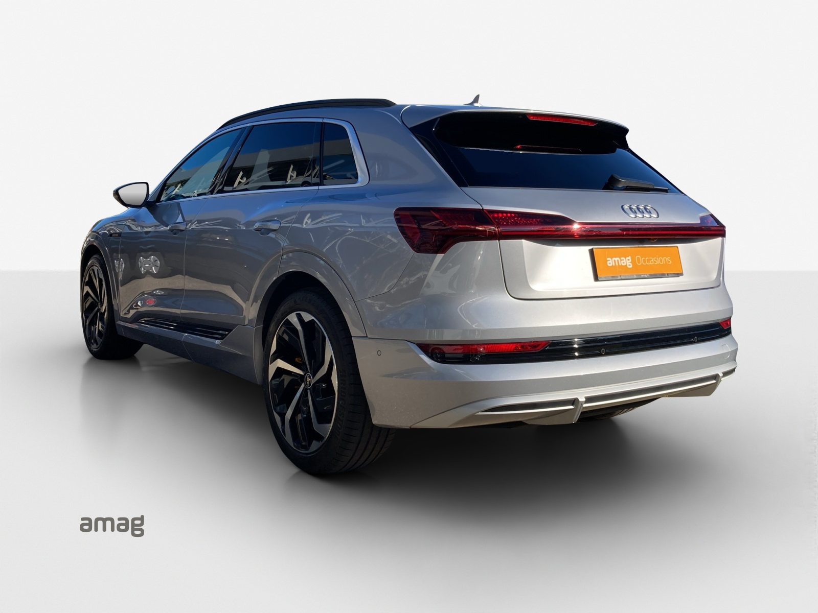 AUDI e-tron 55 S Line quattro-image-2