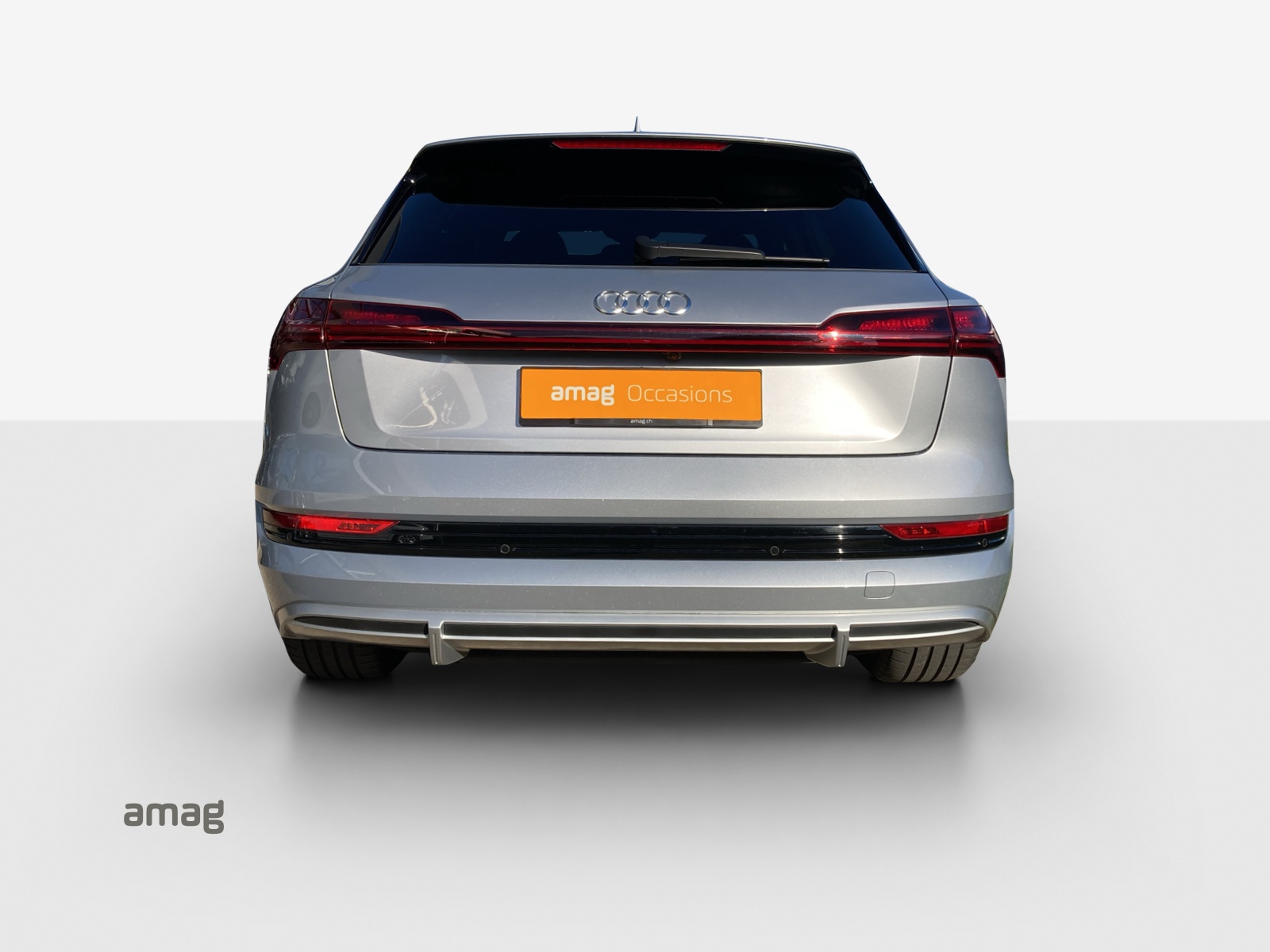 AUDI e-tron 55 S Line quattro-image-3