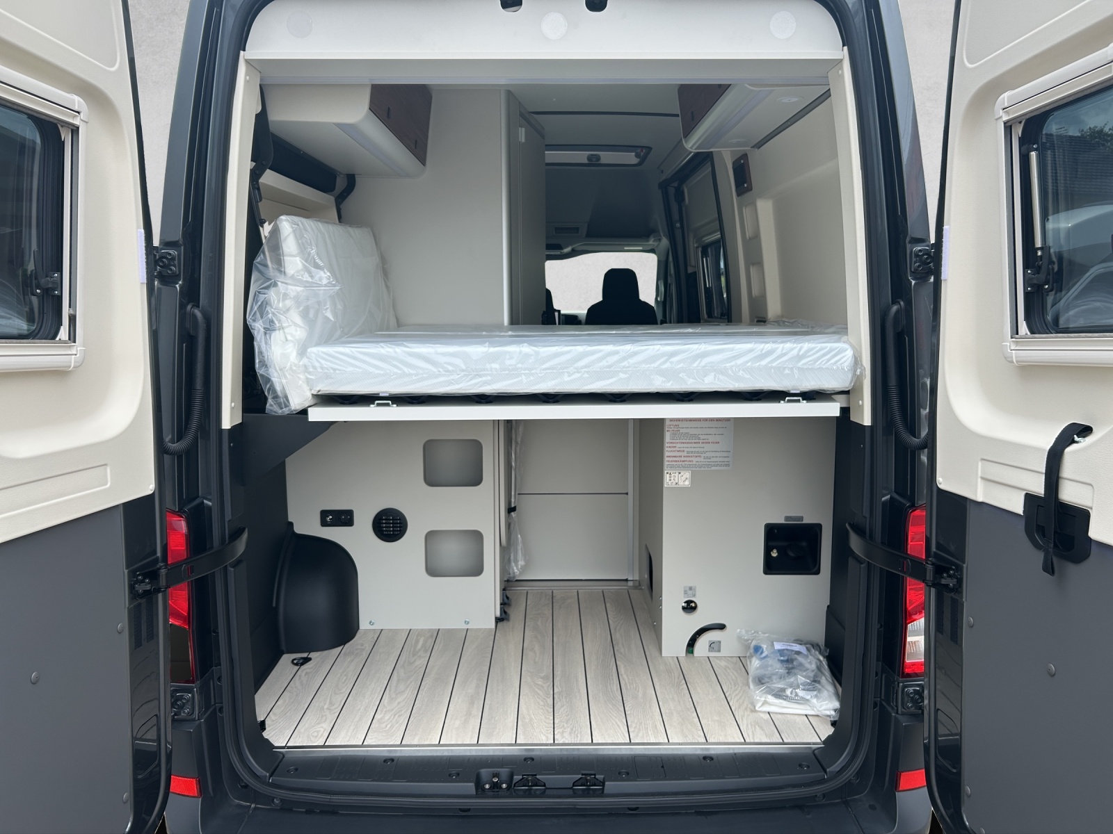 WESTFALIA Sven Hedin Premium mit Aufstelldach 2.0Bi-TDI 8G-image-9
