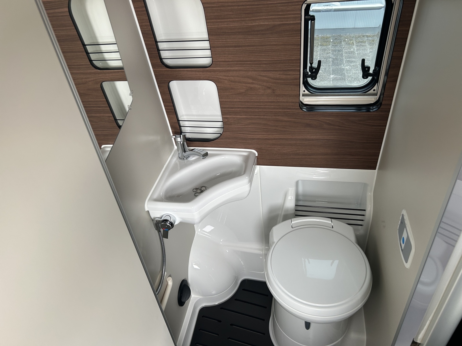 WESTFALIA Sven Hedin Premium mit Aufstelldach 2.0Bi-TDI 8G-image-20