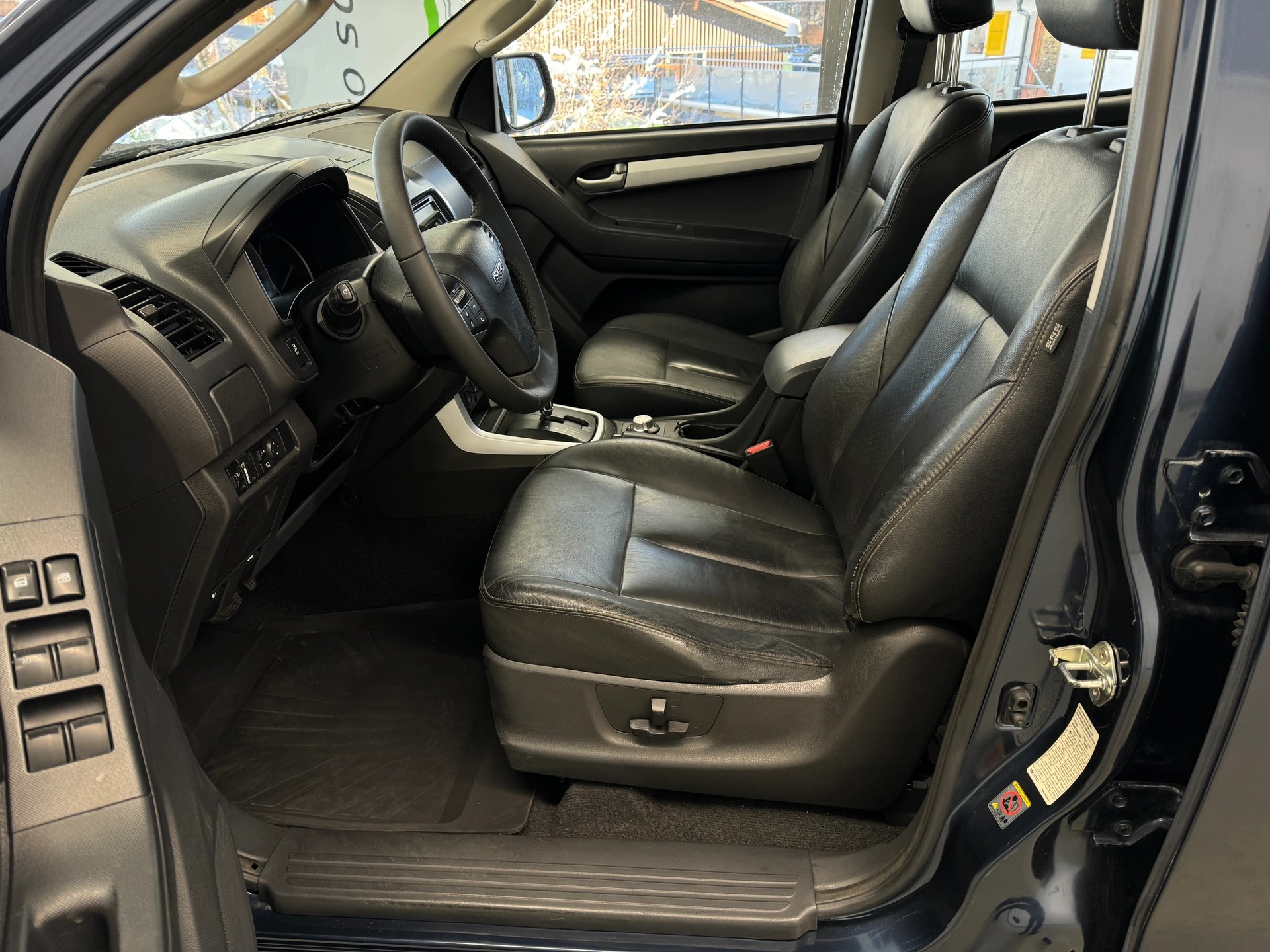 ISUZU 2.5 TDi Quasar 4x4-image-3