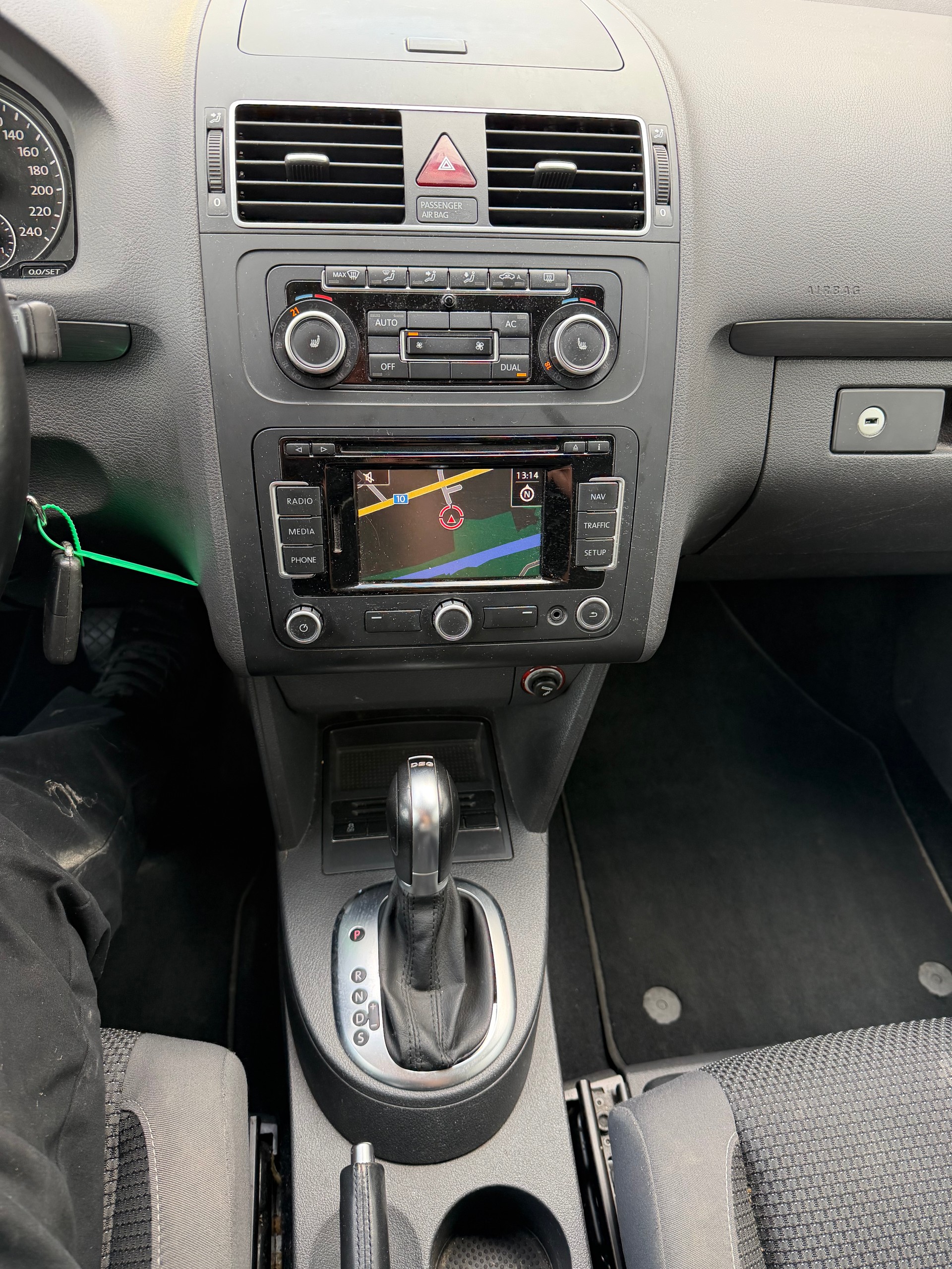 VW Touran 2.0 TDI Comfortline DSG-image-13