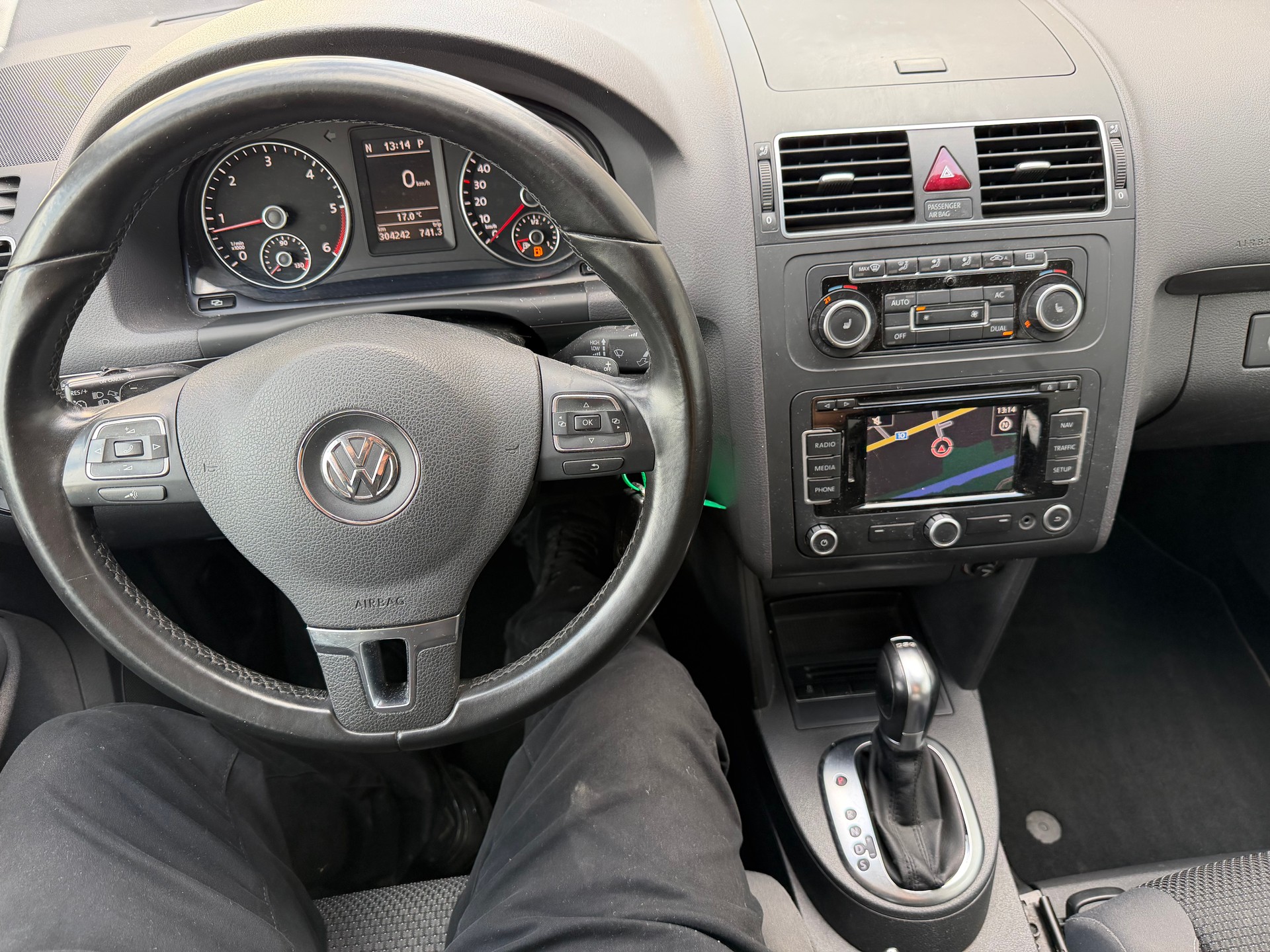 VW Touran 2.0 TDI Comfortline DSG-image-14