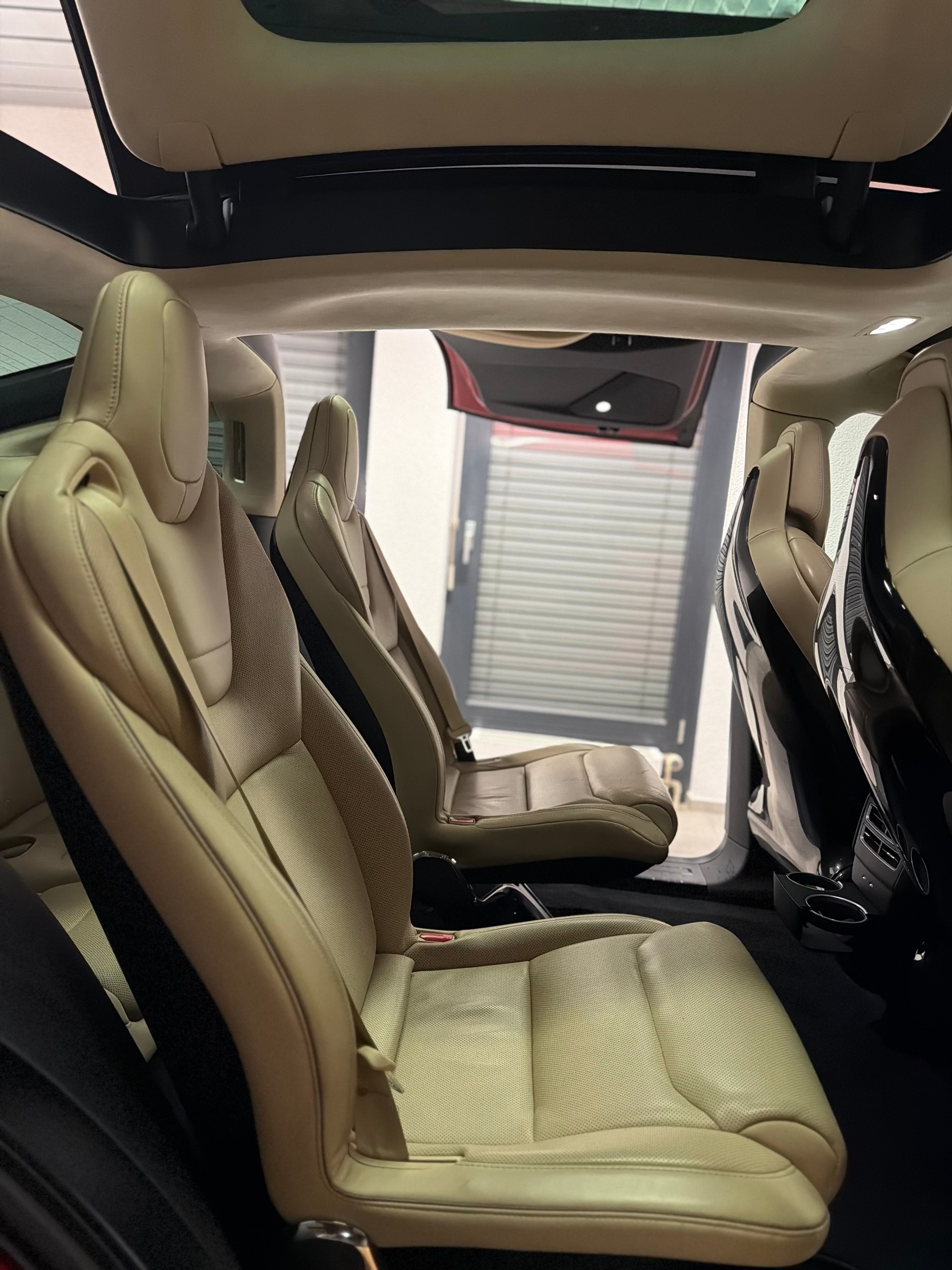 TESLA Model X 90 D Performance-image-12