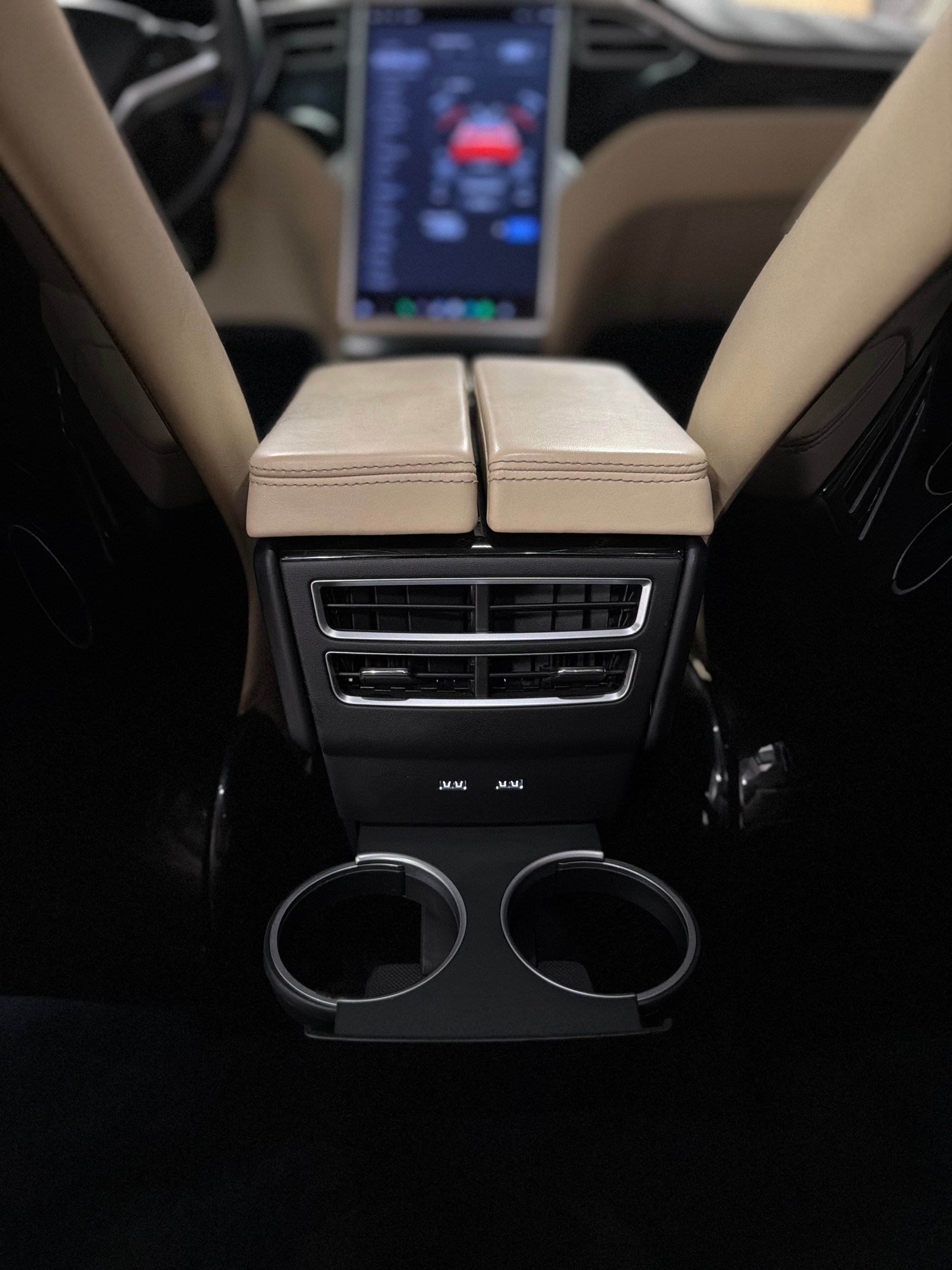 TESLA Model X 90 D Performance-image-14