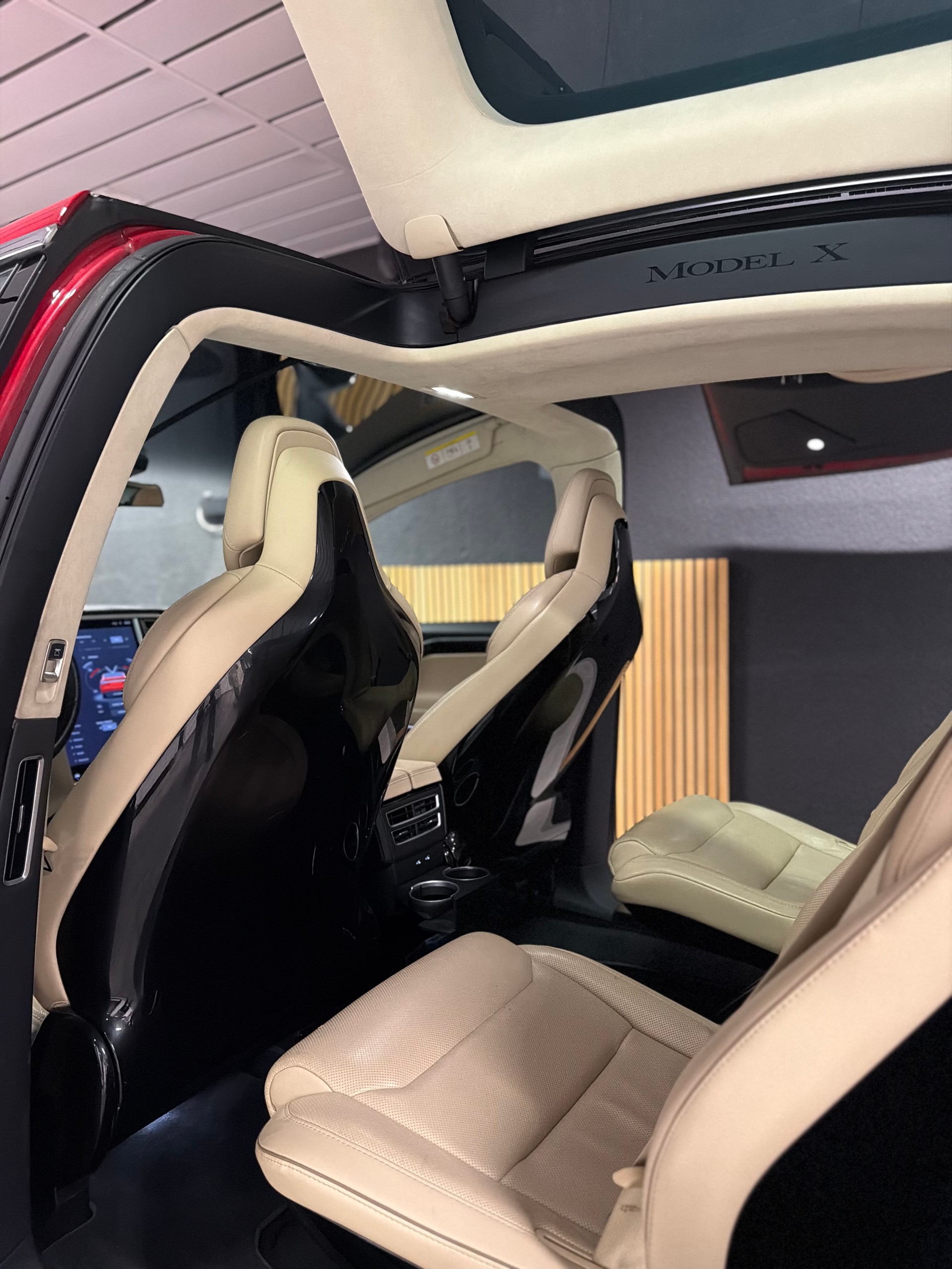 TESLA Model X 90 D Performance-image-9
