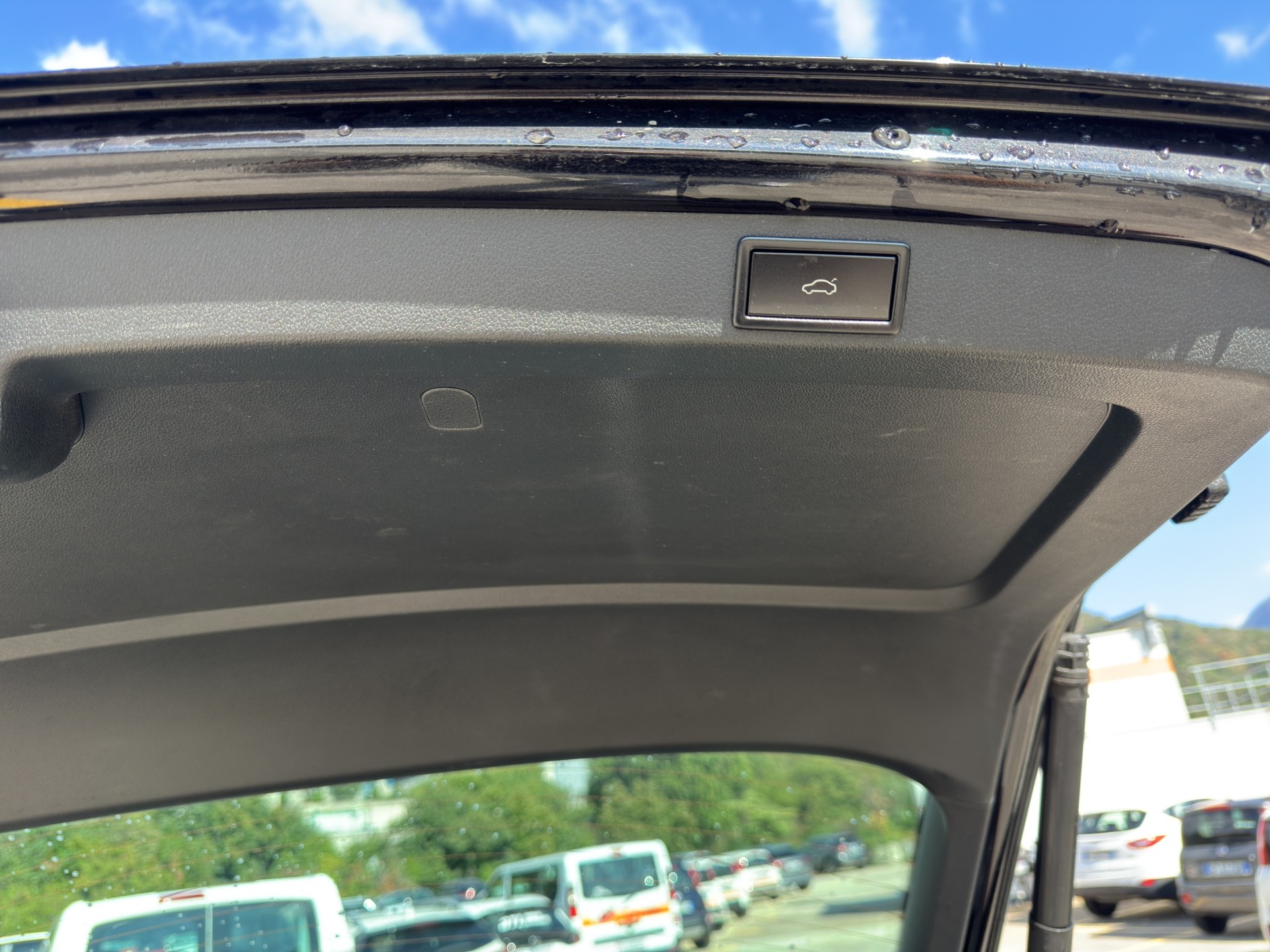 SKODA Octavia Combi 1.5 TSI Soleil DSG-image-9