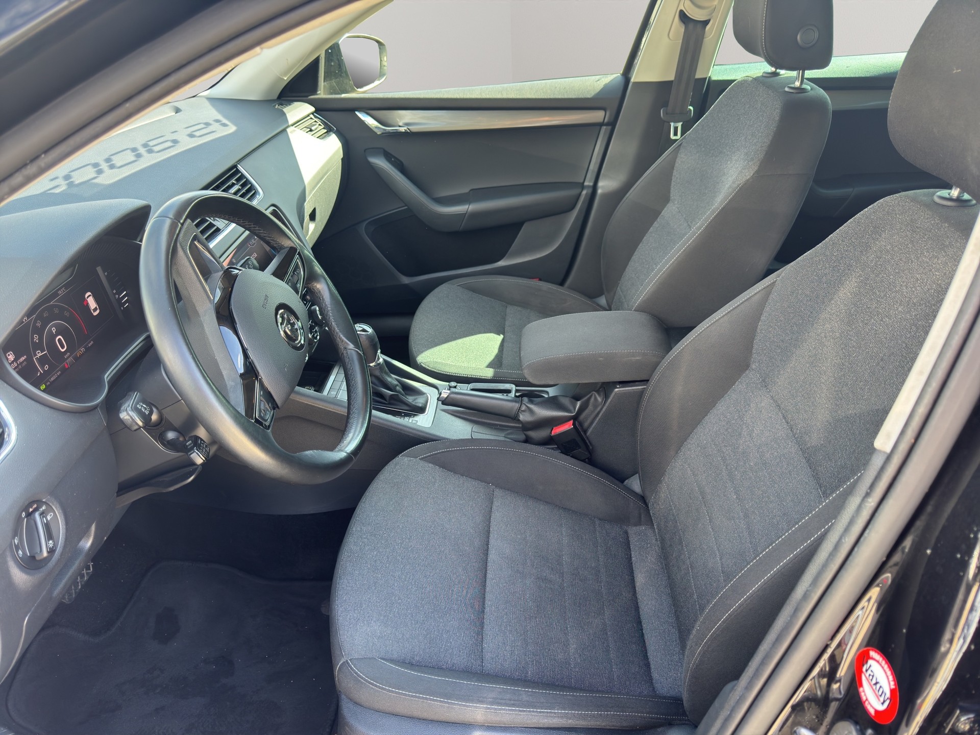 SKODA Octavia Combi 1.5 TSI Soleil DSG-image-10