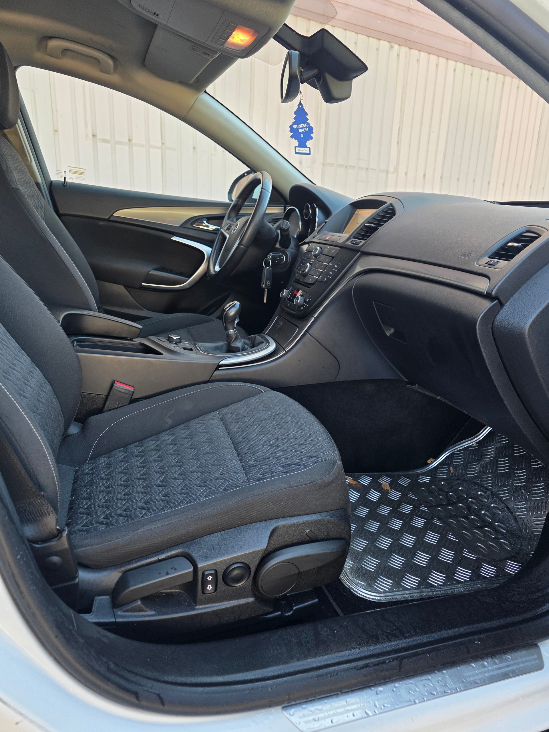 OPEL Insignia Sports Tourer 2.0 CDTI Active Edition-image-9