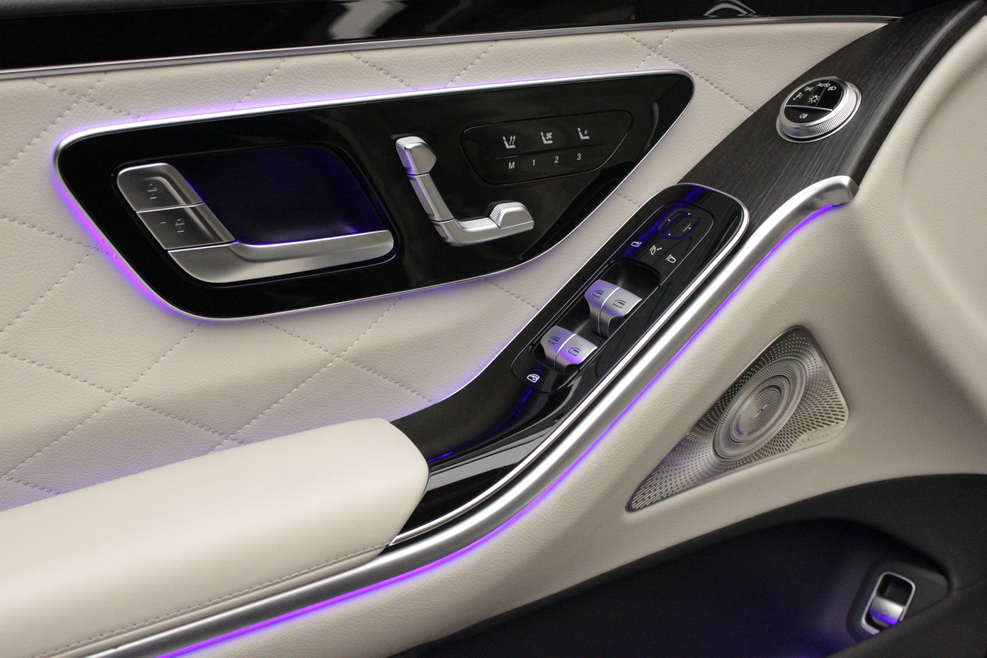 MERCEDES-BENZ S 500 4Matic AMG Line 9G-Tronic-image-22