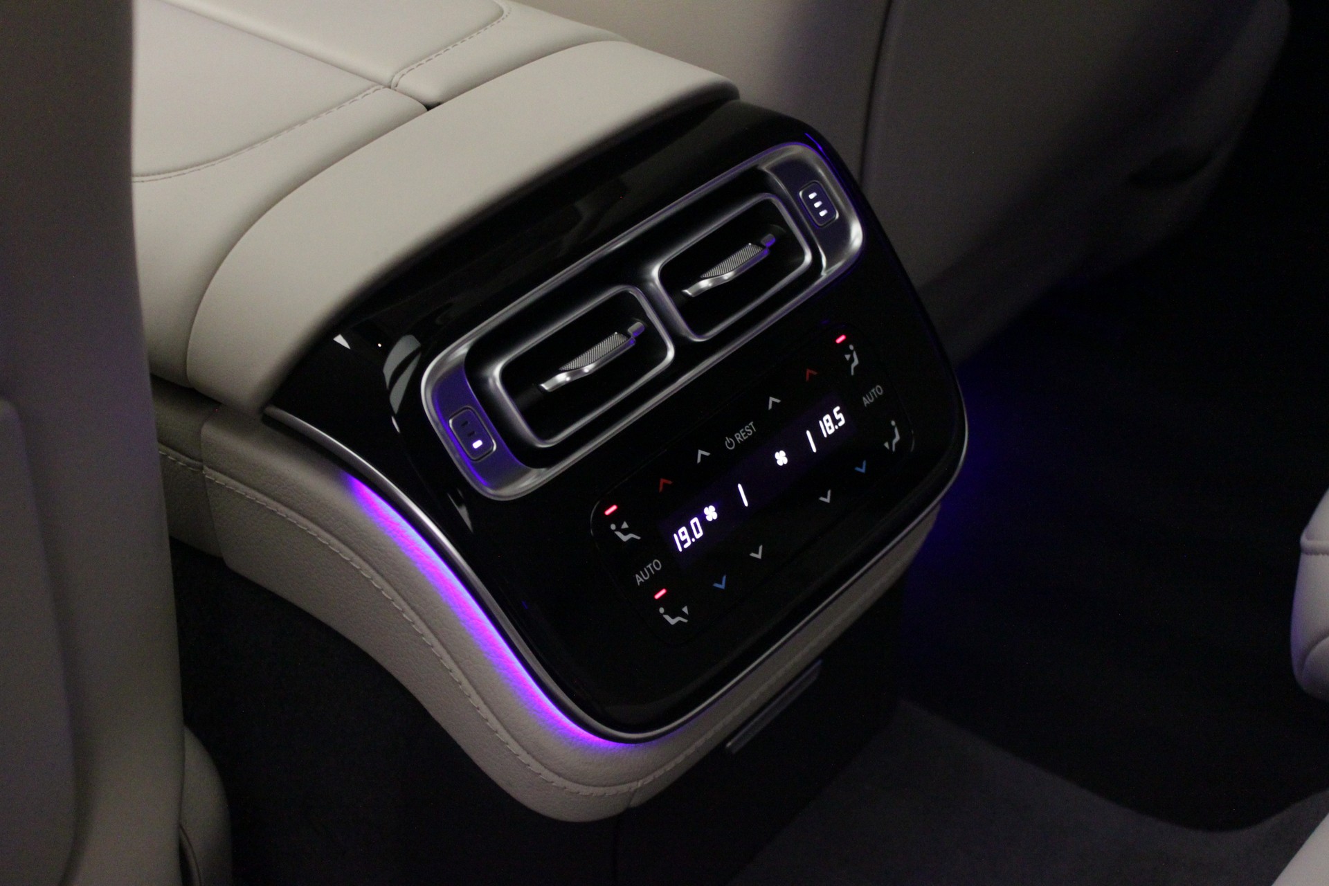 MERCEDES-BENZ S 500 4Matic AMG Line 9G-Tronic-image-21