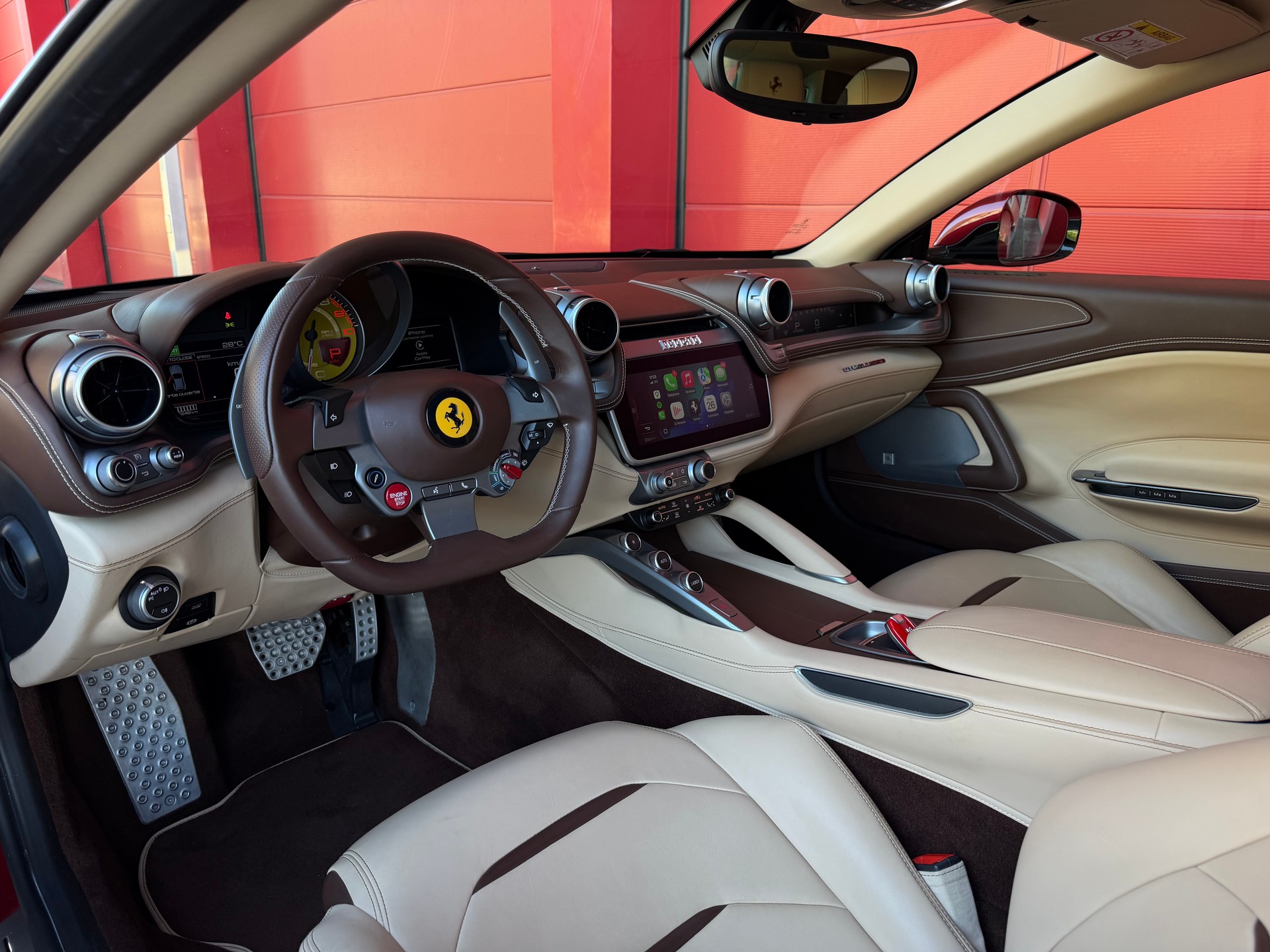 FERRARI GTC 4 Lusso *CH-Fahrzeug*-image-6