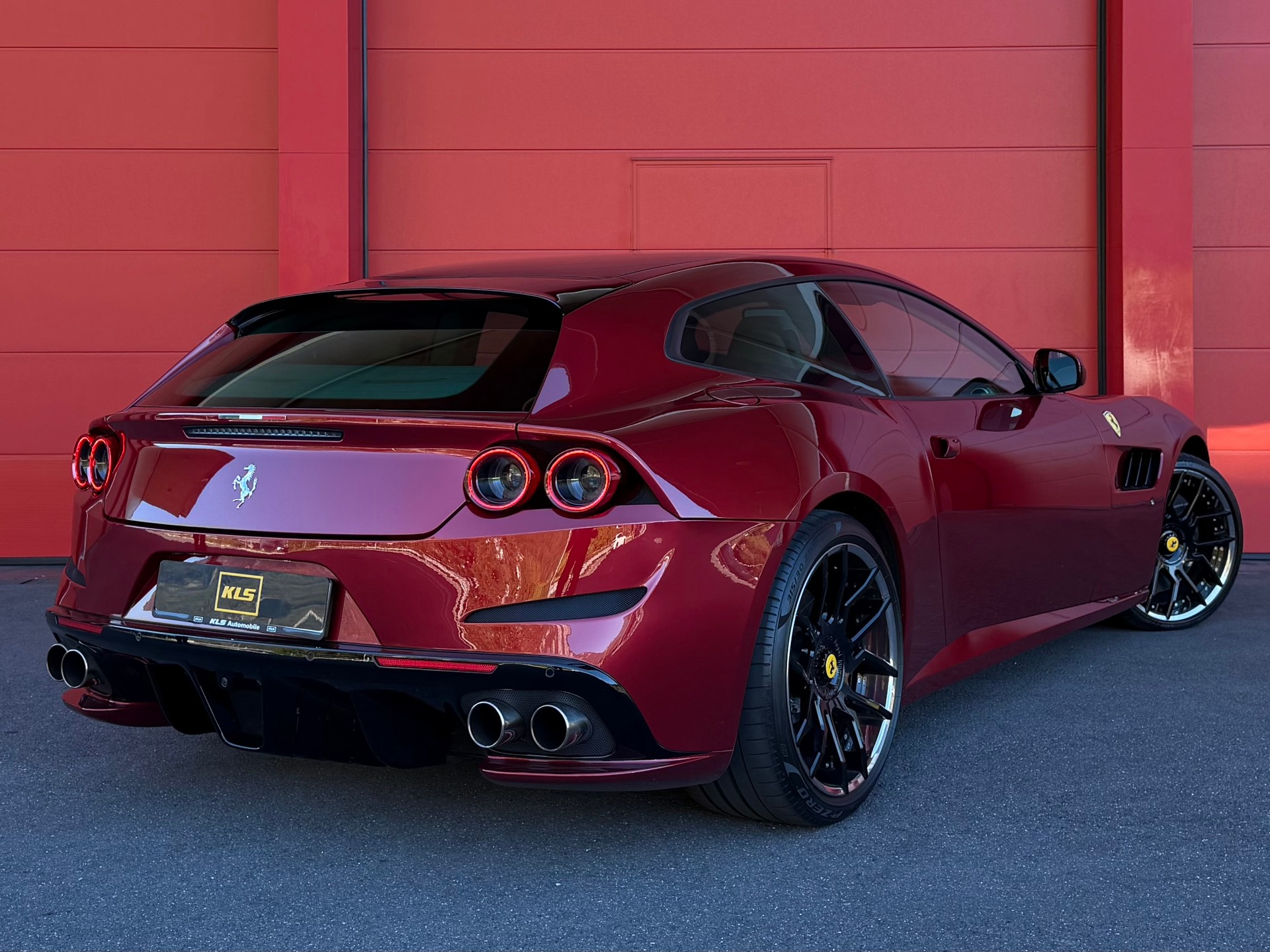FERRARI GTC 4 Lusso *CH-Fahrzeug*-image-3