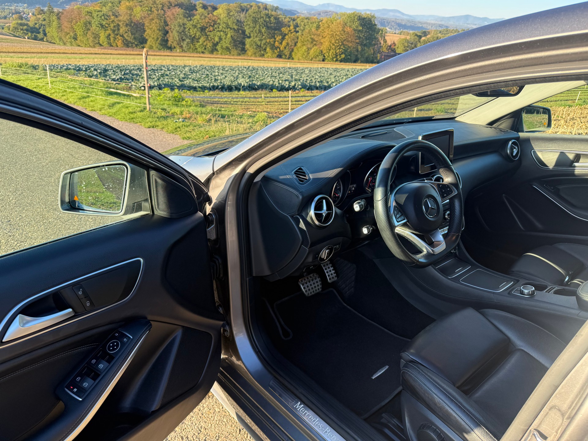 MERCEDES-BENZ A 220 d AMG Line 4m-image-3