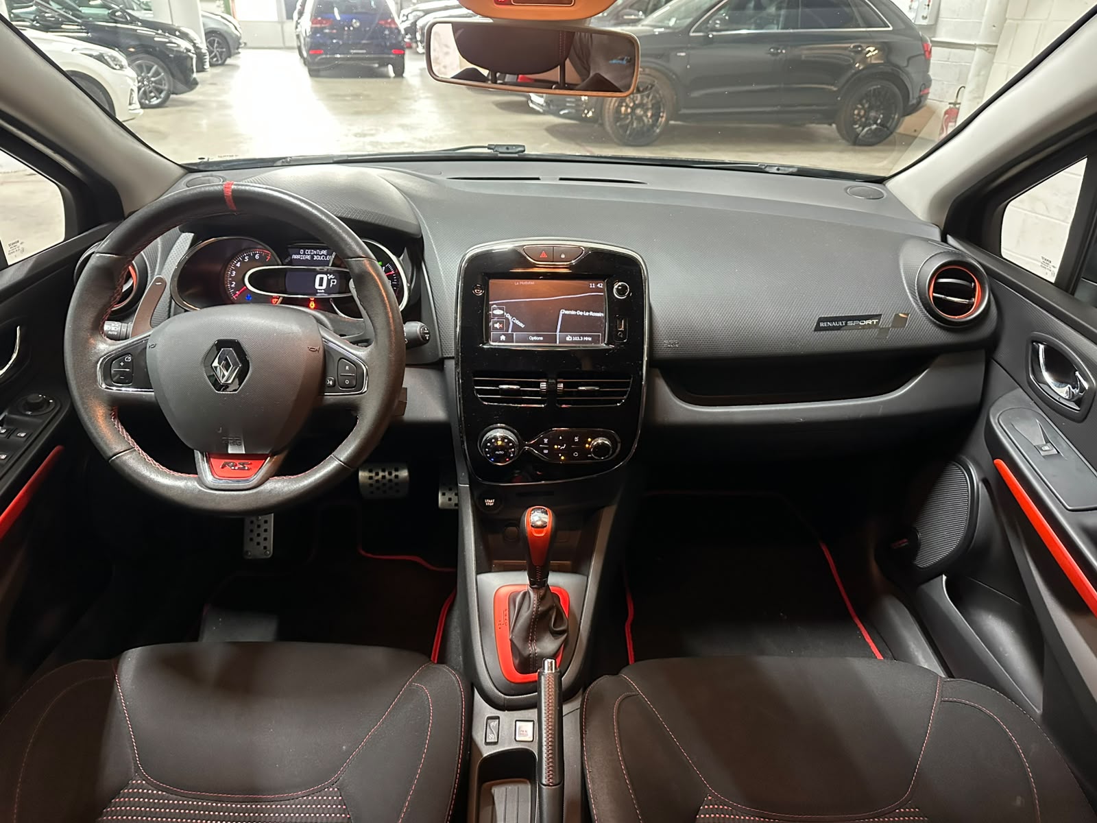RENAULT Clio 1.6 T RS 200 EDC-image-10