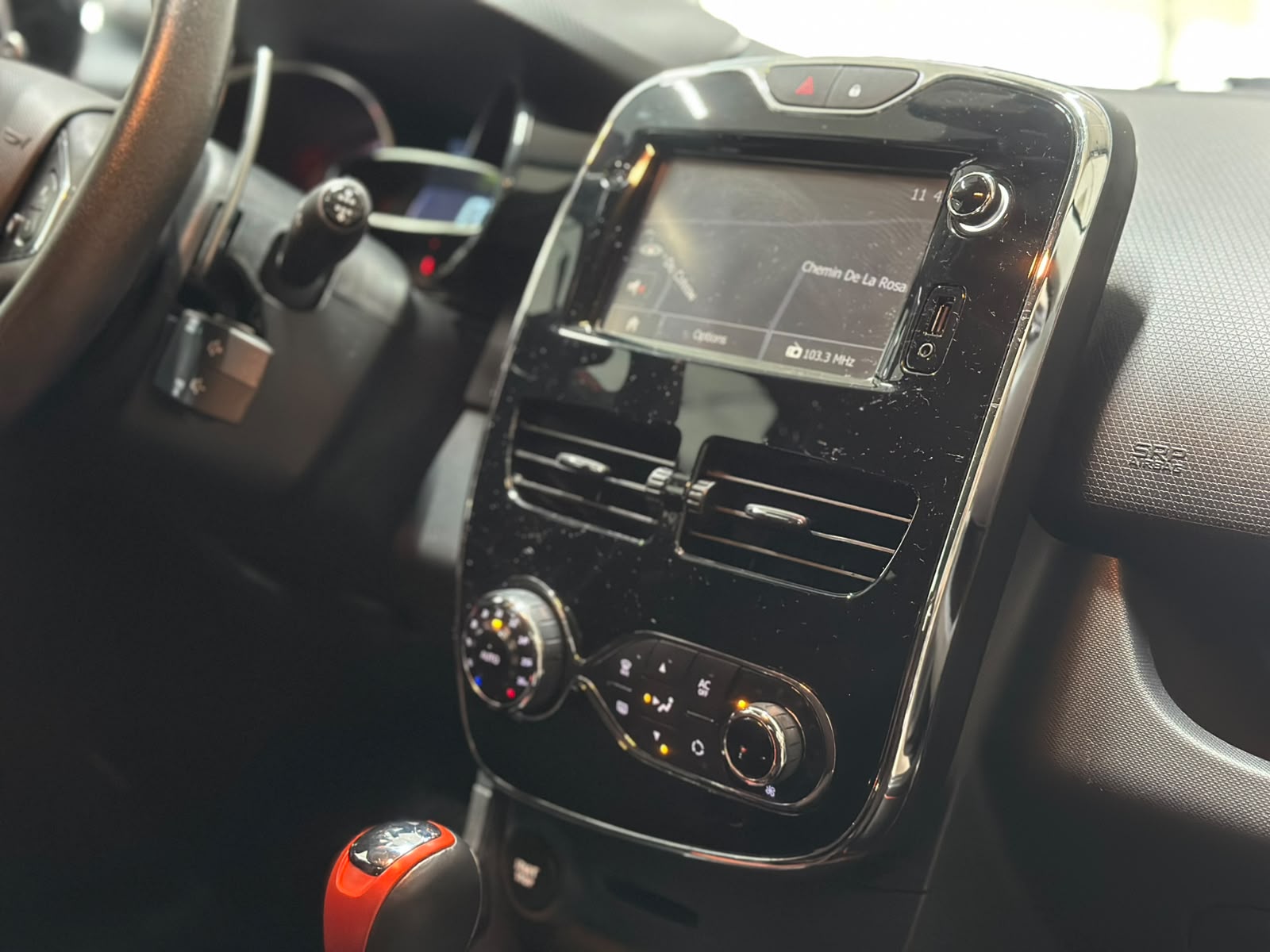 RENAULT Clio 1.6 T RS 200 EDC-image-12