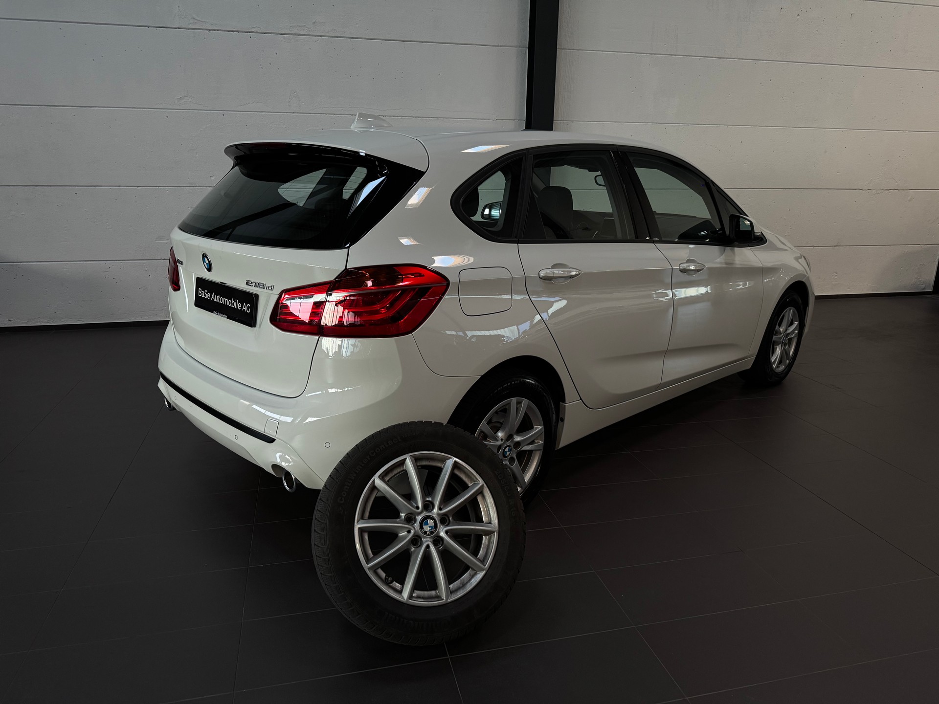 BMW 218d xDrive Active Tourer Steptronic Sport Line-image-30