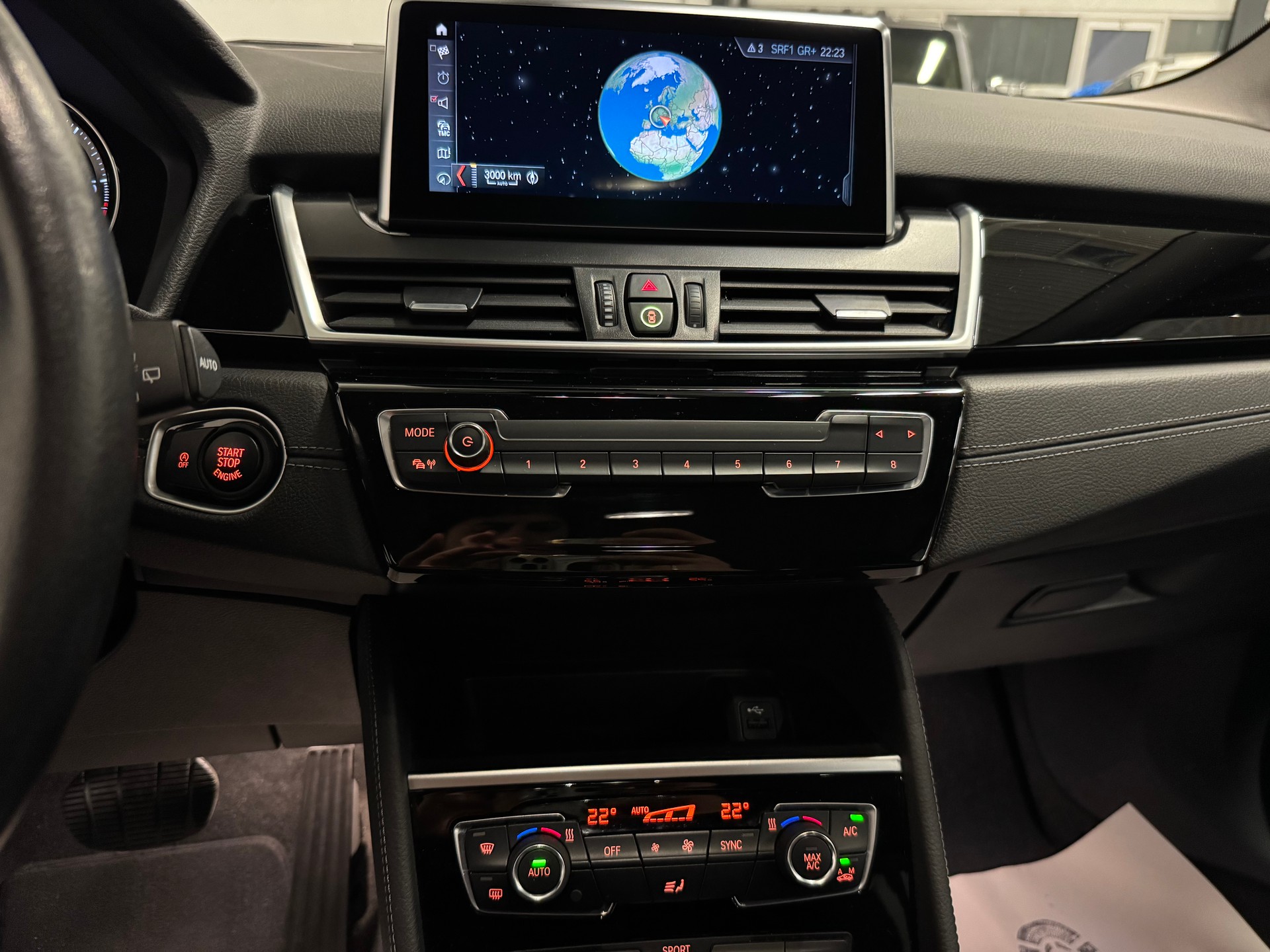BMW 218d xDrive Active Tourer Steptronic Sport Line-image-27