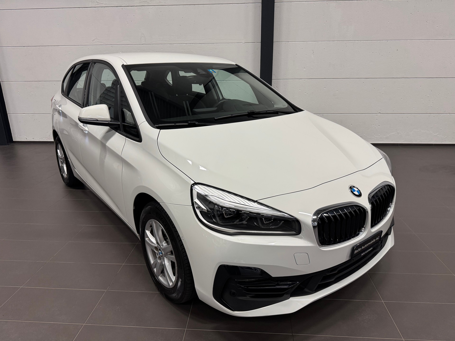 BMW 218d xDrive Active Tourer Steptronic Sport Line-image-5
