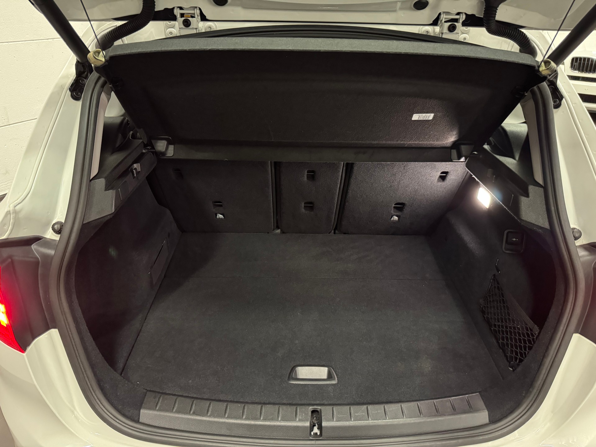 BMW 218d xDrive Active Tourer Steptronic Sport Line-image-23