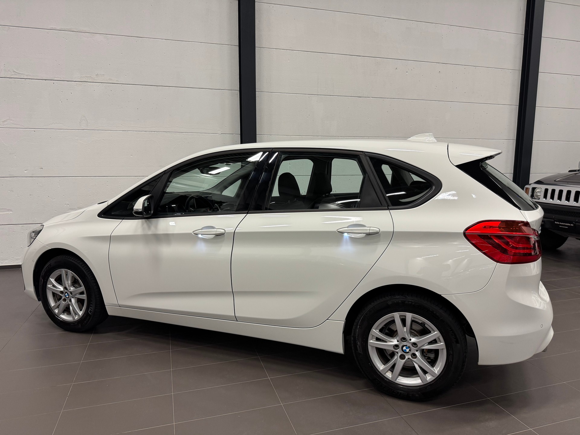 BMW 218d xDrive Active Tourer Steptronic Sport Line-image-10