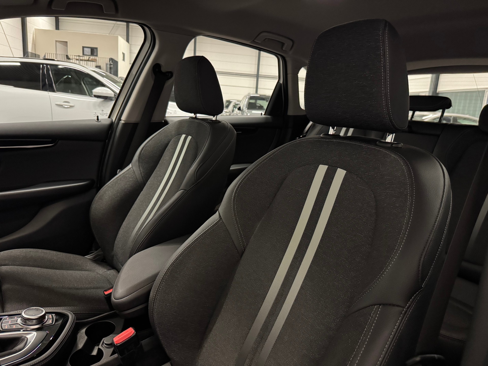 BMW 218d xDrive Active Tourer Steptronic Sport Line-image-18