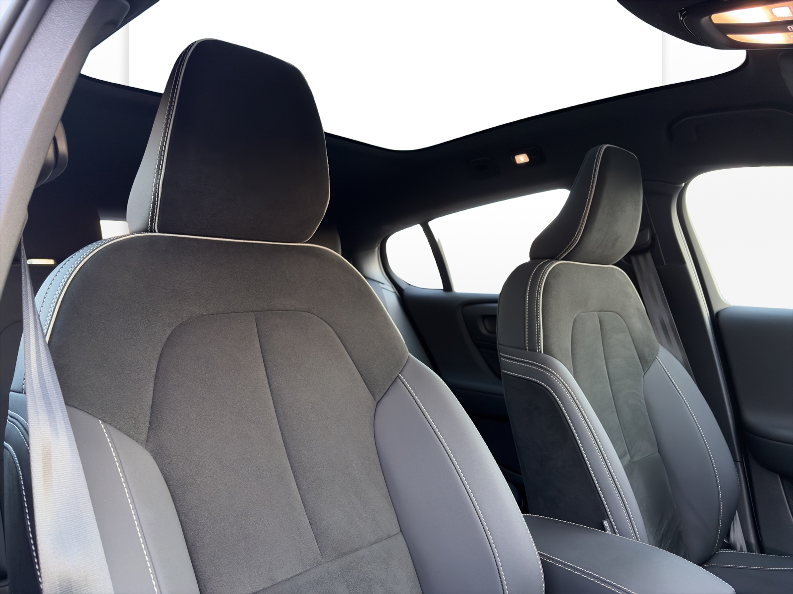 VOLVO C40 P8 Twin Recharge Ultimate AWD-image-18