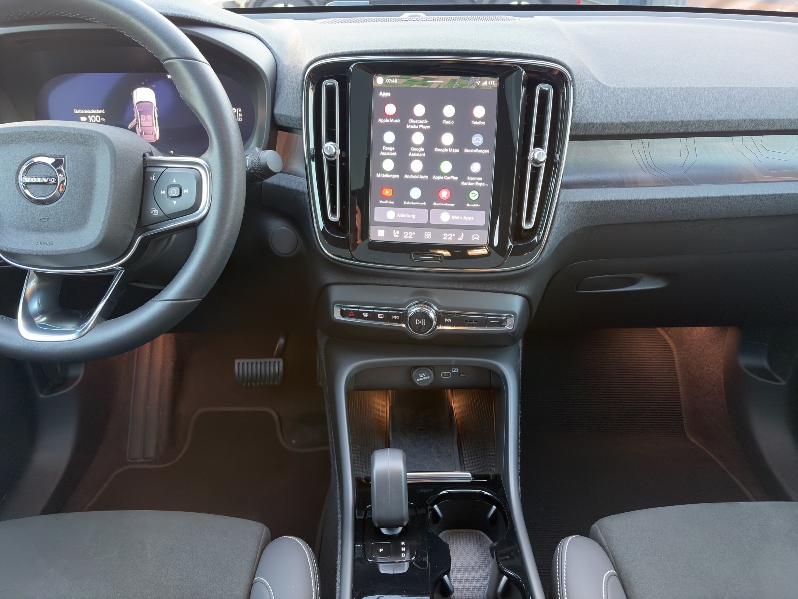 VOLVO C40 P8 Twin Recharge Ultimate AWD-image-10